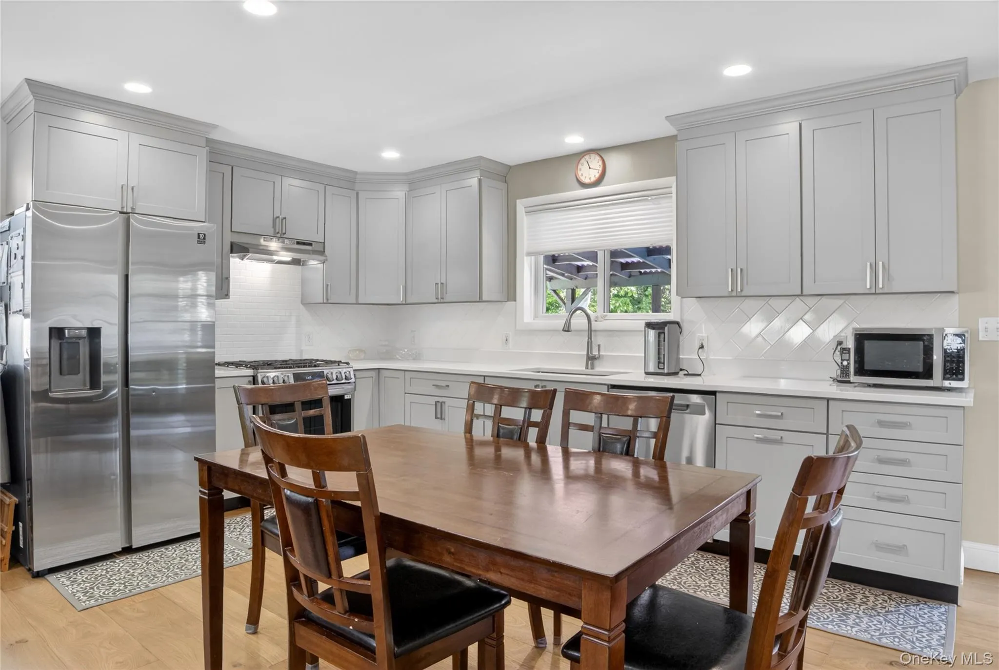 This completely updated and renovated kitchen is gorgeous. This completely updated and renovated kitchen is gorgeous.