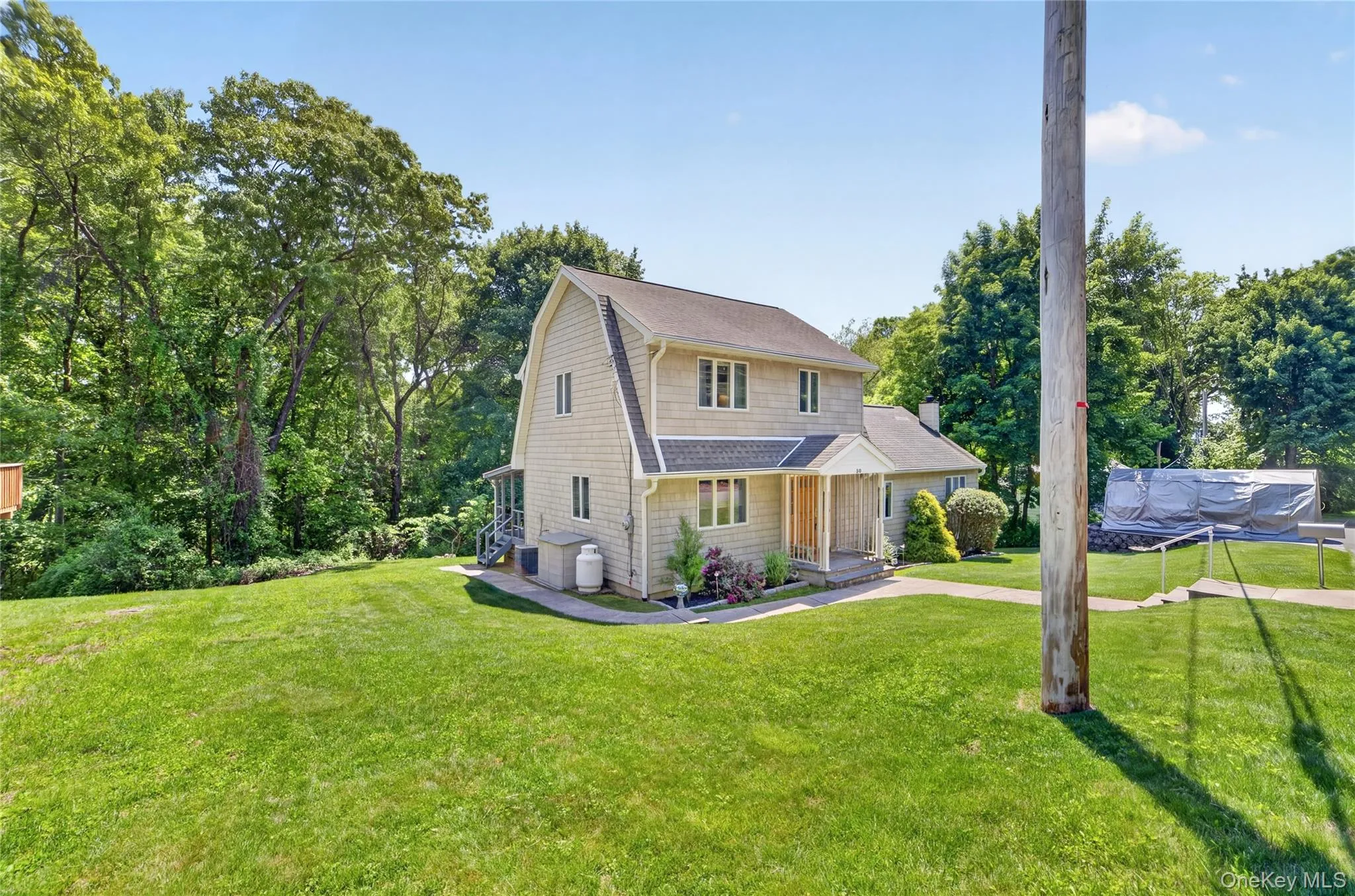 Spacious side yard. Spacious side yard.