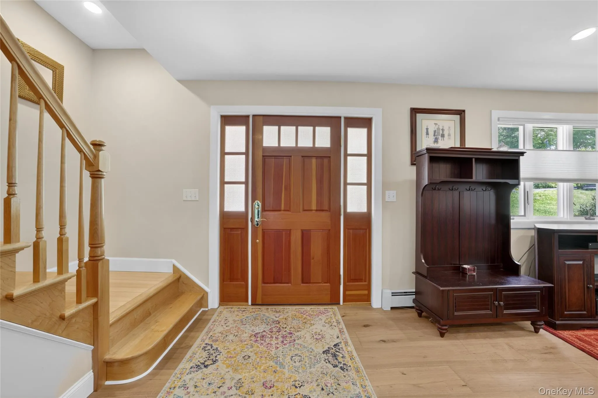 Entryway takes you to the living area and to the second level. Entryway takes you to the living area and to the second level.