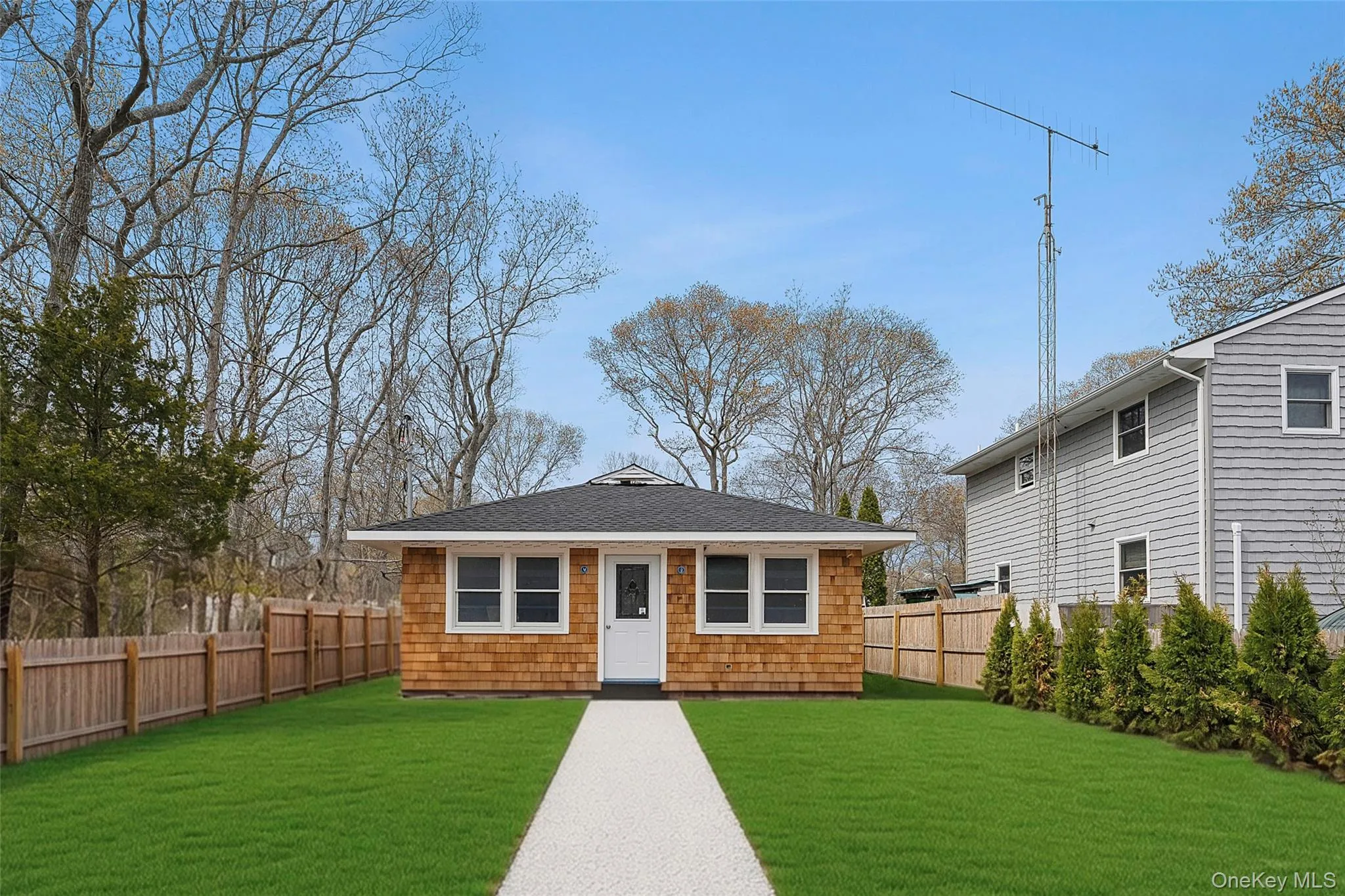 50 Squires Avenue, Southampton, NY, 3 Bedrooms Bedrooms, 7 Rooms Rooms,2 BathroomsBathrooms,Residential,For Rent,Squires,0,998105 50 Squires Avenue, Southampton, NY, 3 Bedrooms Bedrooms, 7 Rooms Rooms,2 BathroomsBathrooms,Residential,For Rent,Squires,0,998105