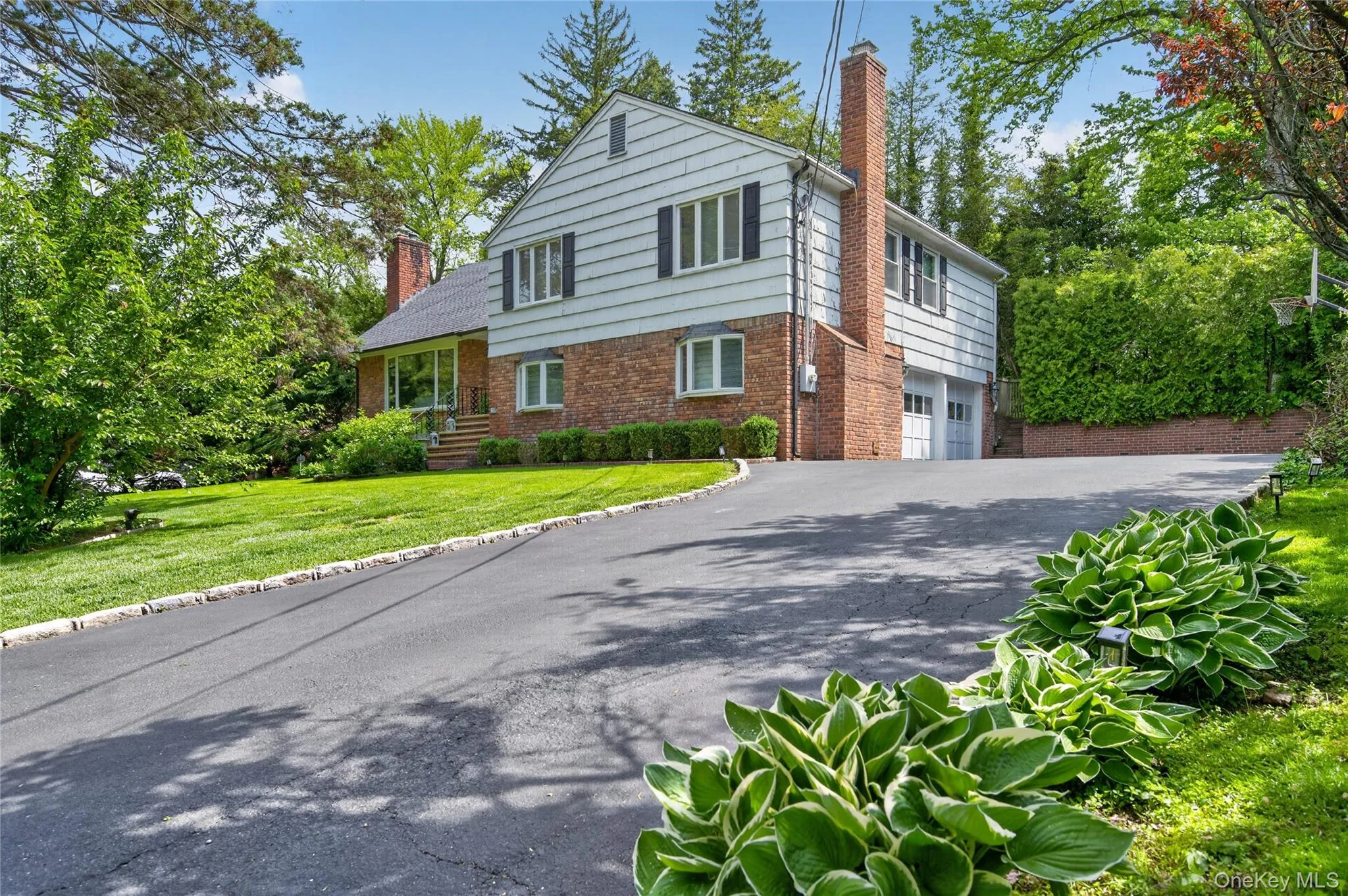 Front & Driveway Front & Driveway
