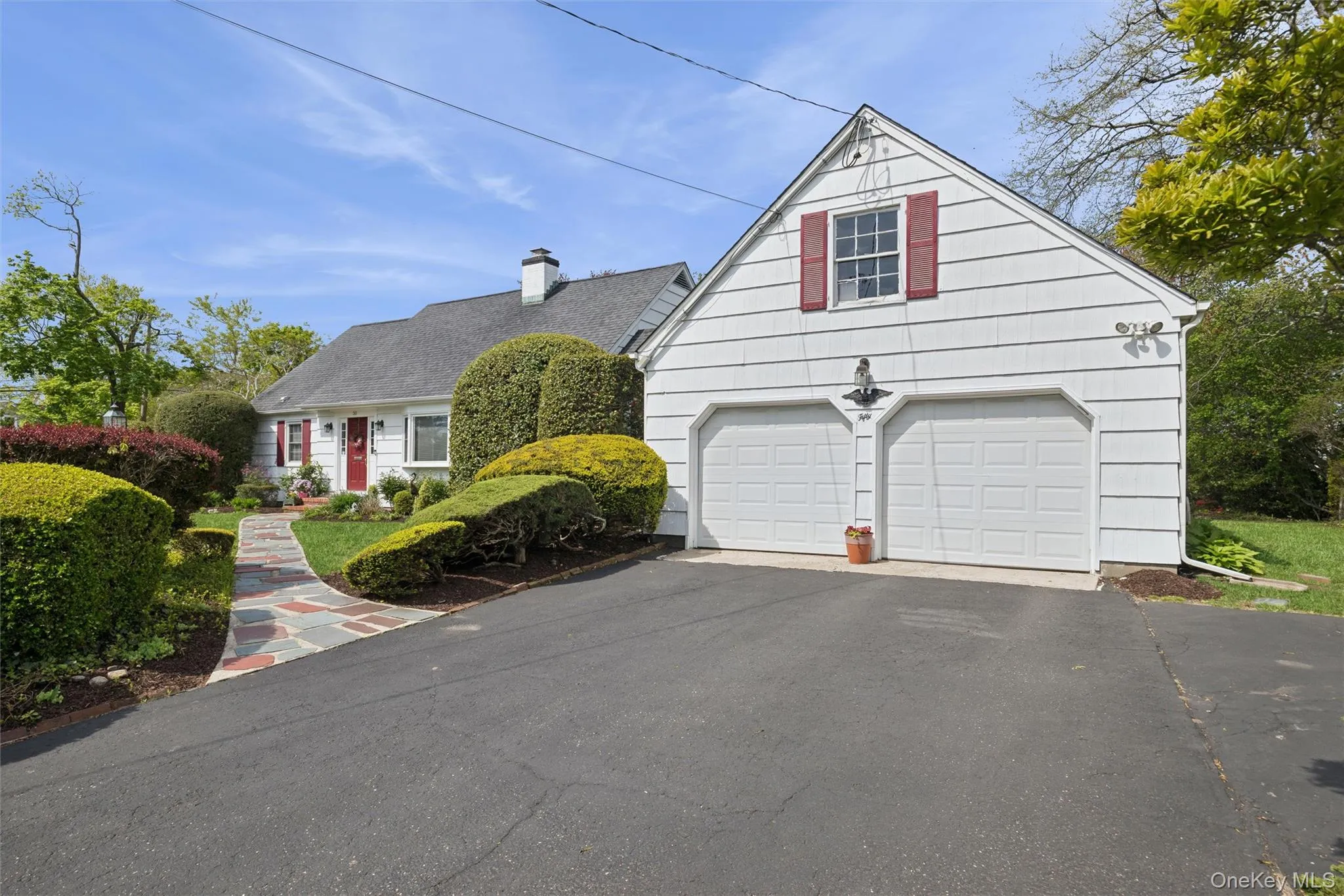 Oversized 2 car garage with ample parking Oversized 2 car garage with ample parking