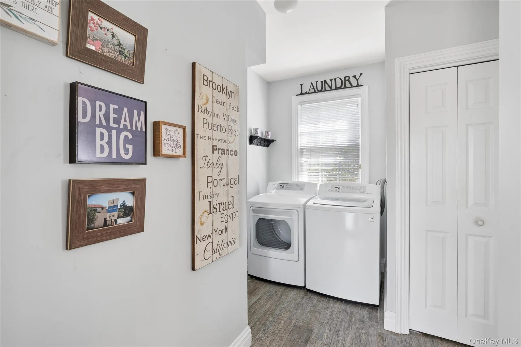 Laundry room right off kitchen and leads to 2 car garage. Laundry room right off kitchen and leads to 2 car garage.