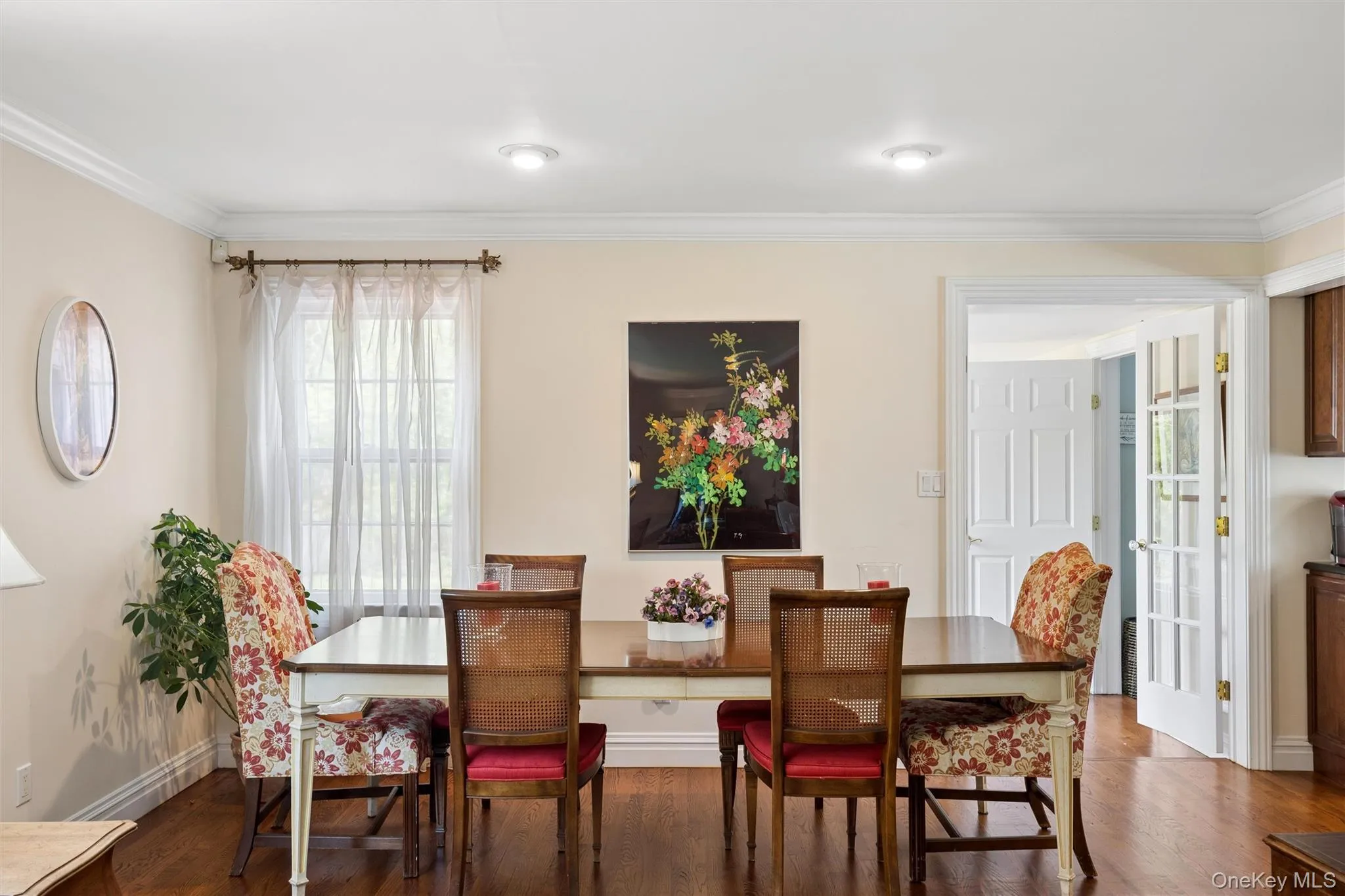 Many family gatherings have been enjoyed at this table. Many family gatherings have been enjoyed at this table.