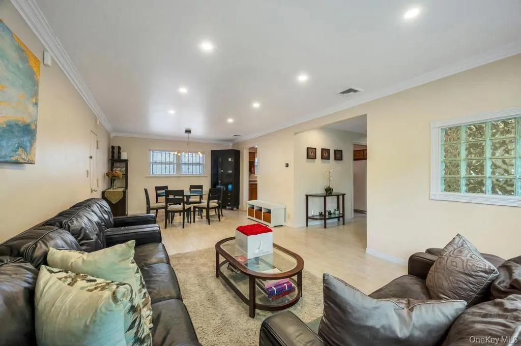 17504 50th Avenue, New York, NY, 2 Bedrooms Bedrooms, 6 Rooms Rooms,2 BathroomsBathrooms,Residential,For Rent,50th,0,998119 17504 50th Avenue, New York, NY, 2 Bedrooms Bedrooms, 6 Rooms Rooms,2 BathroomsBathrooms,Residential,For Rent,50th,0,998119