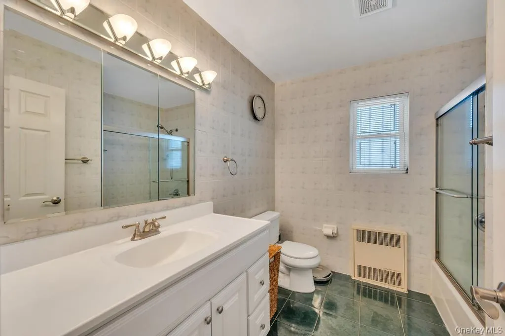 17504 50th Avenue, New York, NY, 2 Bedrooms Bedrooms, 6 Rooms Rooms,2 BathroomsBathrooms,Residential,For Rent,50th,0,998119 17504 50th Avenue, New York, NY, 2 Bedrooms Bedrooms, 6 Rooms Rooms,2 BathroomsBathrooms,Residential,For Rent,50th,0,998119