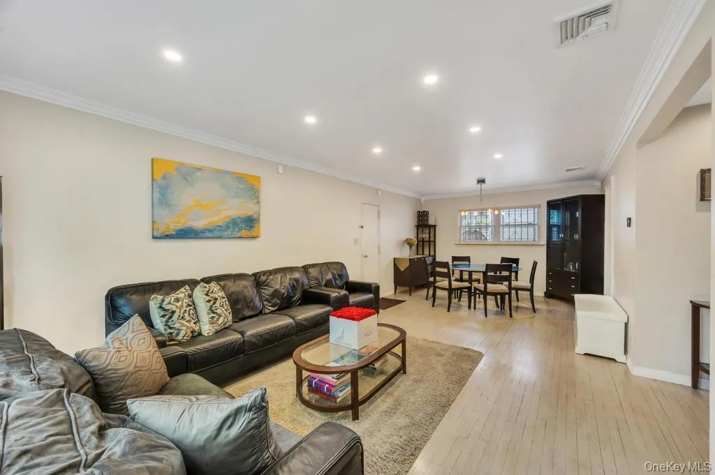 17504 50th Avenue, New York, NY, 2 Bedrooms Bedrooms, 6 Rooms Rooms,2 BathroomsBathrooms,Residential,For Rent,50th,0,998119 17504 50th Avenue, New York, NY, 2 Bedrooms Bedrooms, 6 Rooms Rooms,2 BathroomsBathrooms,Residential,For Rent,50th,0,998119