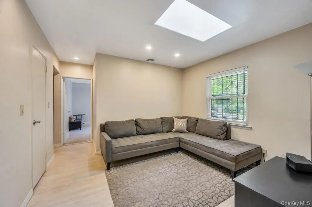 17504 50th Avenue, New York, NY, 2 Bedrooms Bedrooms, 6 Rooms Rooms,2 BathroomsBathrooms,Residential,For Rent,50th,0,998119 17504 50th Avenue, New York, NY, 2 Bedrooms Bedrooms, 6 Rooms Rooms,2 BathroomsBathrooms,Residential,For Rent,50th,0,998119