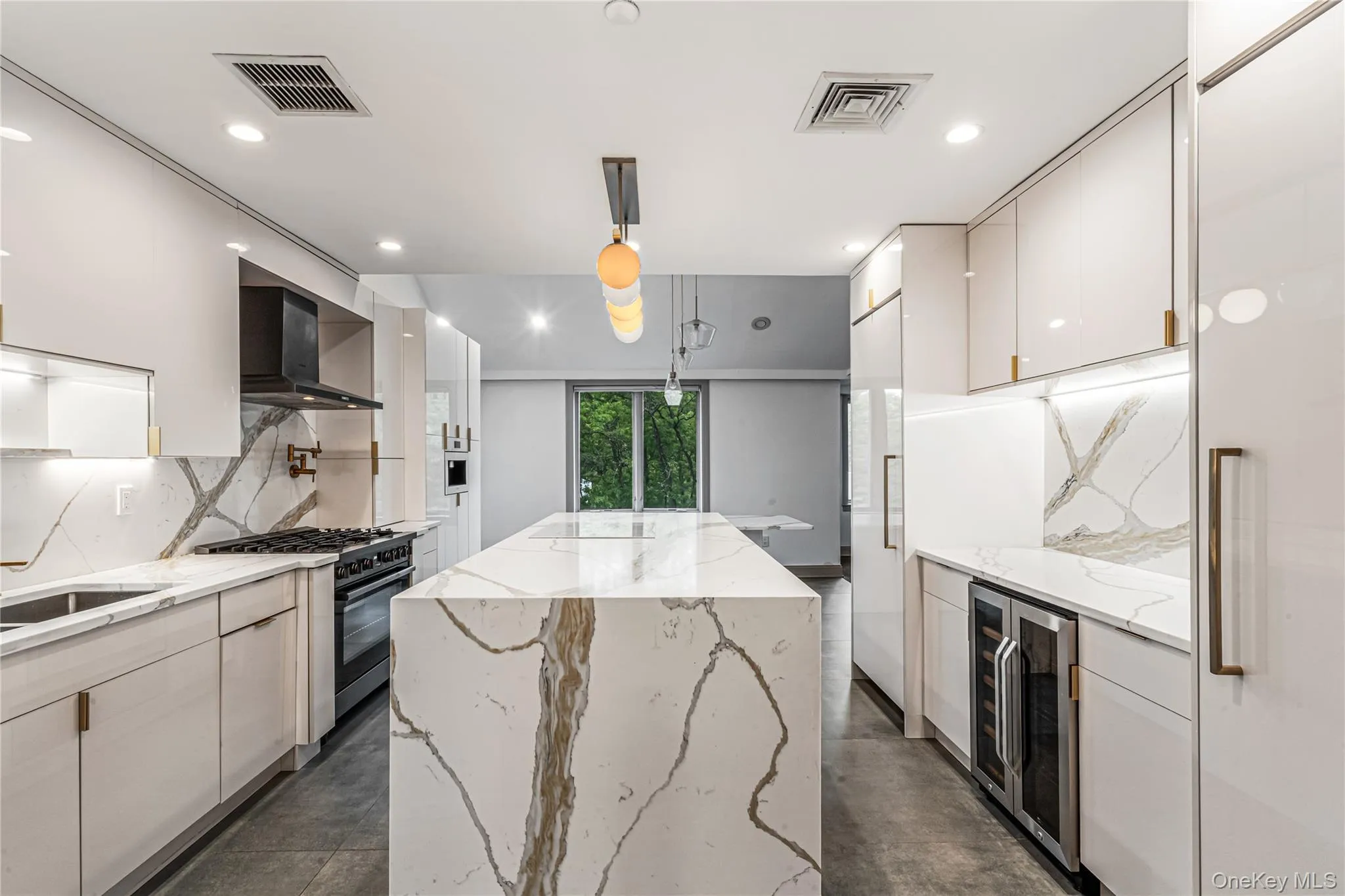 171 Great Neck Road, North Hempstead, NY, 2 Bedrooms Bedrooms, 7 Rooms Rooms,2 BathroomsBathrooms,Residential,For Rent,Great Neck,0,998121 171 Great Neck Road, North Hempstead, NY, 2 Bedrooms Bedrooms, 7 Rooms Rooms,2 BathroomsBathrooms,Residential,For Rent,Great Neck,0,998121