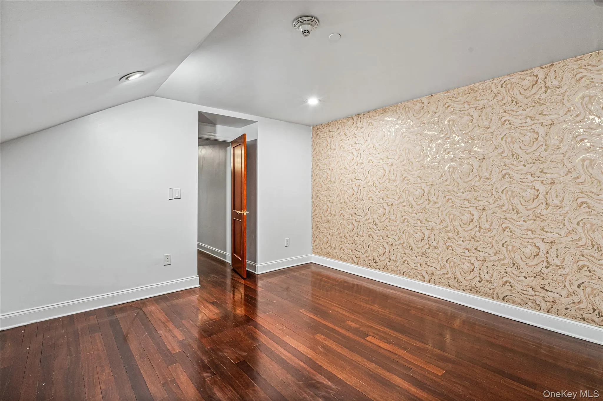 171 Great Neck Road, North Hempstead, NY, 2 Bedrooms Bedrooms, 7 Rooms Rooms,2 BathroomsBathrooms,Residential,For Rent,Great Neck,0,998121 171 Great Neck Road, North Hempstead, NY, 2 Bedrooms Bedrooms, 7 Rooms Rooms,2 BathroomsBathrooms,Residential,For Rent,Great Neck,0,998121