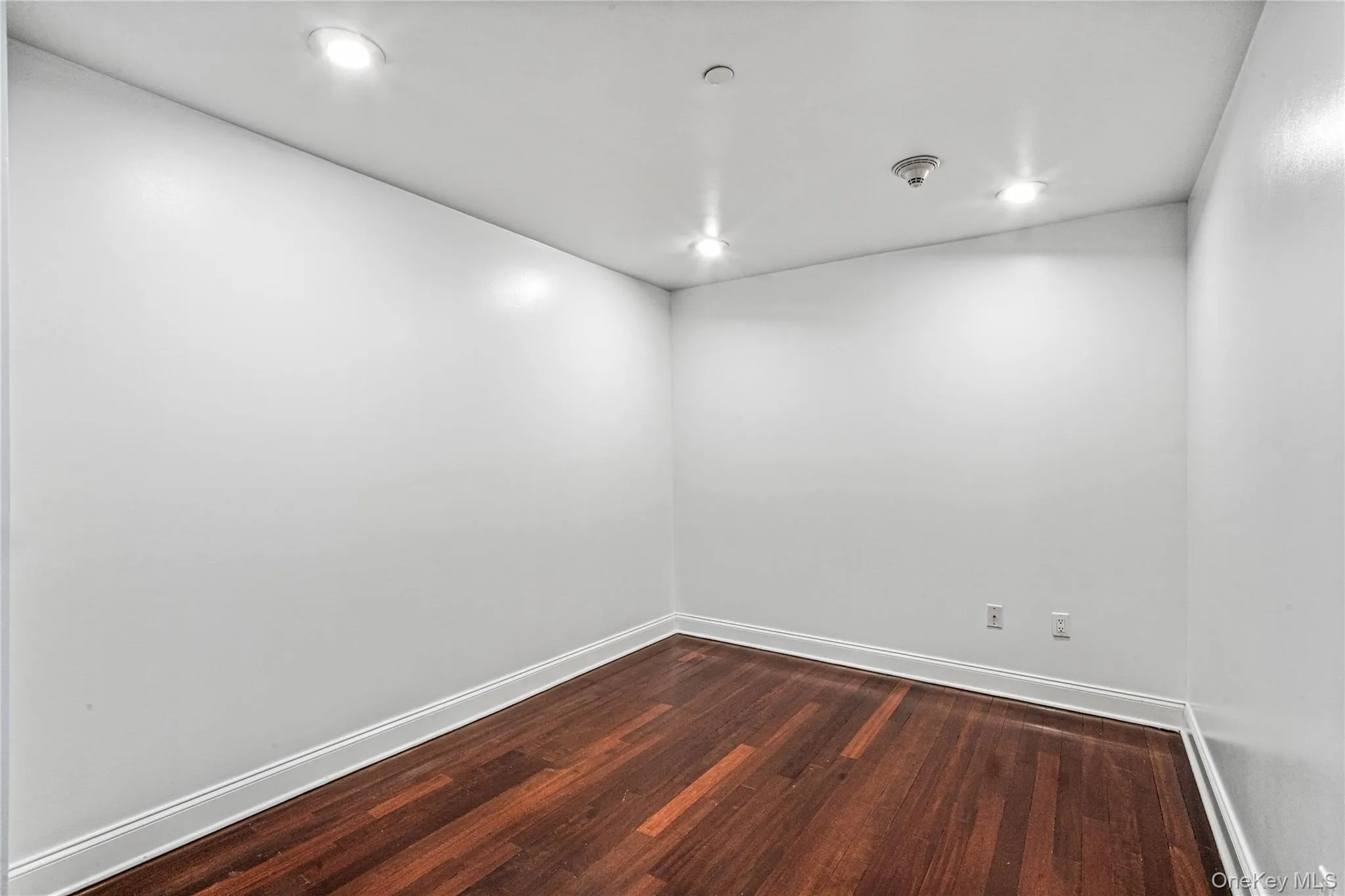 171 Great Neck Road, North Hempstead, NY, 2 Bedrooms Bedrooms, 7 Rooms Rooms,2 BathroomsBathrooms,Residential,For Rent,Great Neck,0,998121 171 Great Neck Road, North Hempstead, NY, 2 Bedrooms Bedrooms, 7 Rooms Rooms,2 BathroomsBathrooms,Residential,For Rent,Great Neck,0,998121