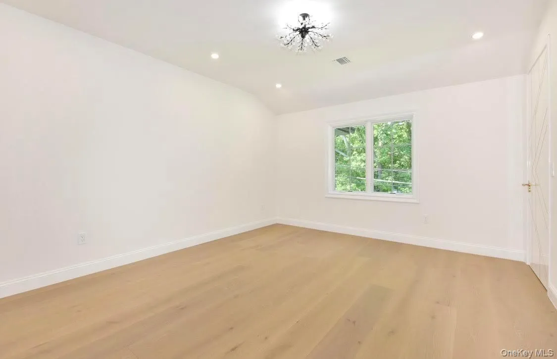 33 Parkway Drive, North Hempstead, NY, 6 Bedrooms Bedrooms, 12 Rooms Rooms,6 BathroomsBathrooms,Residential,For Rent,Parkway,0,998133 33 Parkway Drive, North Hempstead, NY, 6 Bedrooms Bedrooms, 12 Rooms Rooms,6 BathroomsBathrooms,Residential,For Rent,Parkway,0,998133
