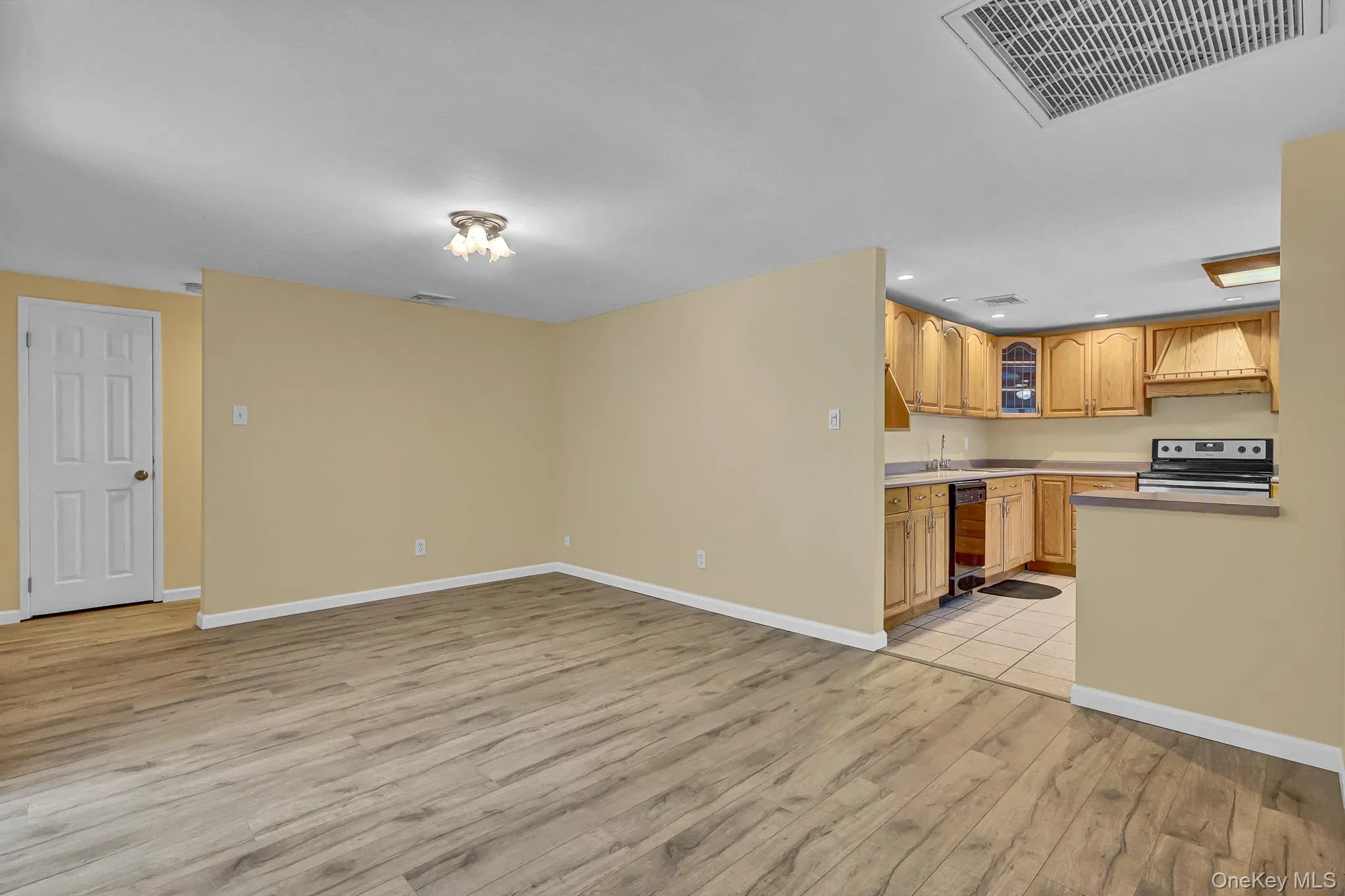 54 College Hills Drive, Brookhaven, NY, 3 Bedrooms Bedrooms, 6 Rooms Rooms,1 BathroomBathrooms,Residential,For Rent,College Hills,0,998151 54 College Hills Drive, Brookhaven, NY, 3 Bedrooms Bedrooms, 6 Rooms Rooms,1 BathroomBathrooms,Residential,For Rent,College Hills,0,998151