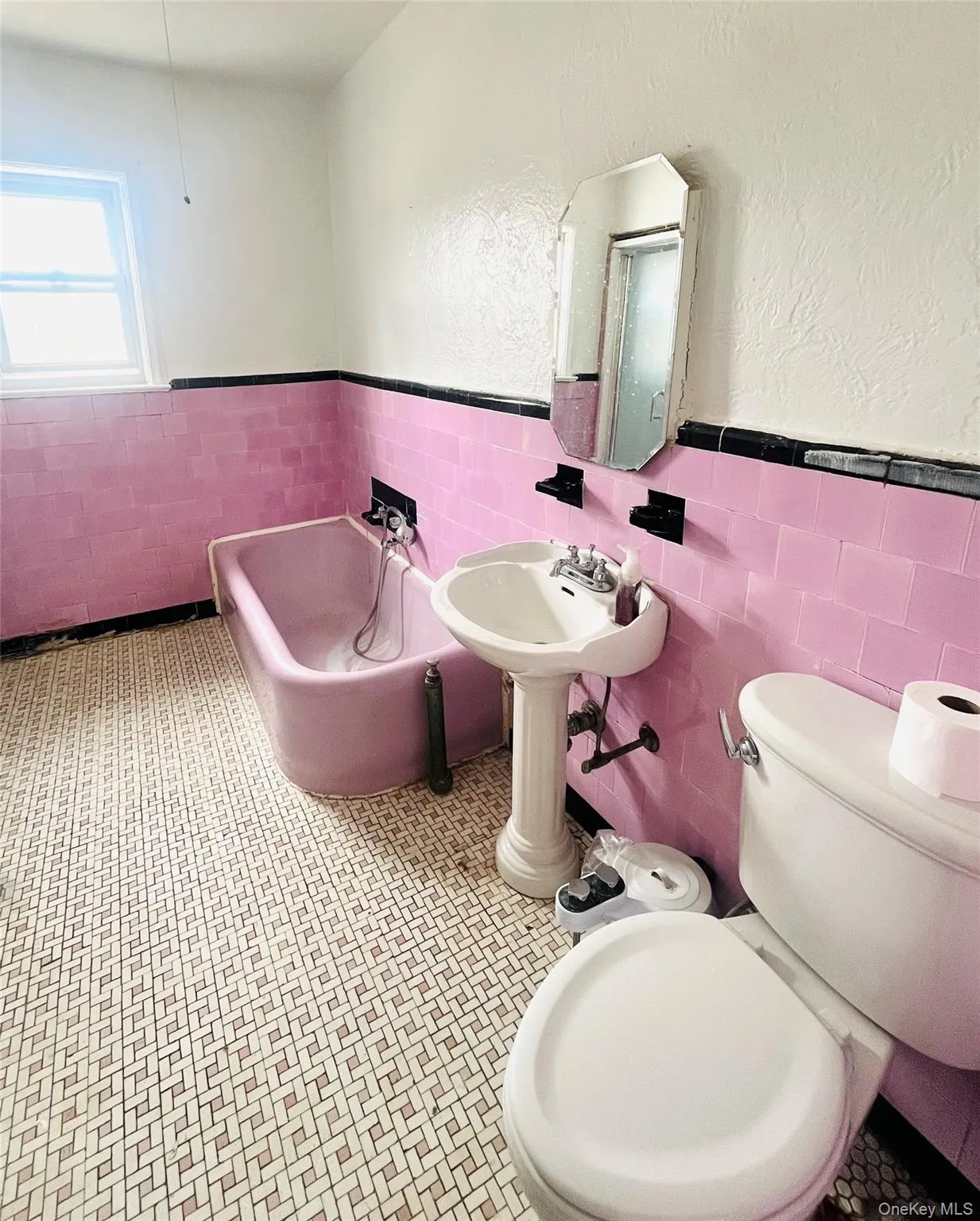 3006 90th Street, New York, NY, 3 Bedrooms Bedrooms, 6 Rooms Rooms,1 BathroomBathrooms,Residential Lease,For Rent,90th,0,998155 3006 90th Street, New York, NY, 3 Bedrooms Bedrooms, 6 Rooms Rooms,1 BathroomBathrooms,Residential Lease,For Rent,90th,0,998155