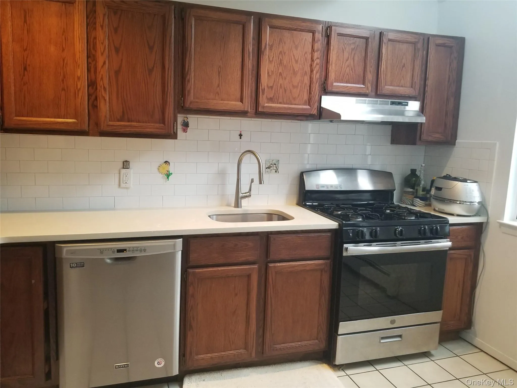 70 Hickory Road, North Hempstead, NY, 2 Bedrooms Bedrooms, 5 Rooms Rooms,3 BathroomsBathrooms,Residential Lease,For Rent,Hickory,0,998157 70 Hickory Road, North Hempstead, NY, 2 Bedrooms Bedrooms, 5 Rooms Rooms,3 BathroomsBathrooms,Residential Lease,For Rent,Hickory,0,998157