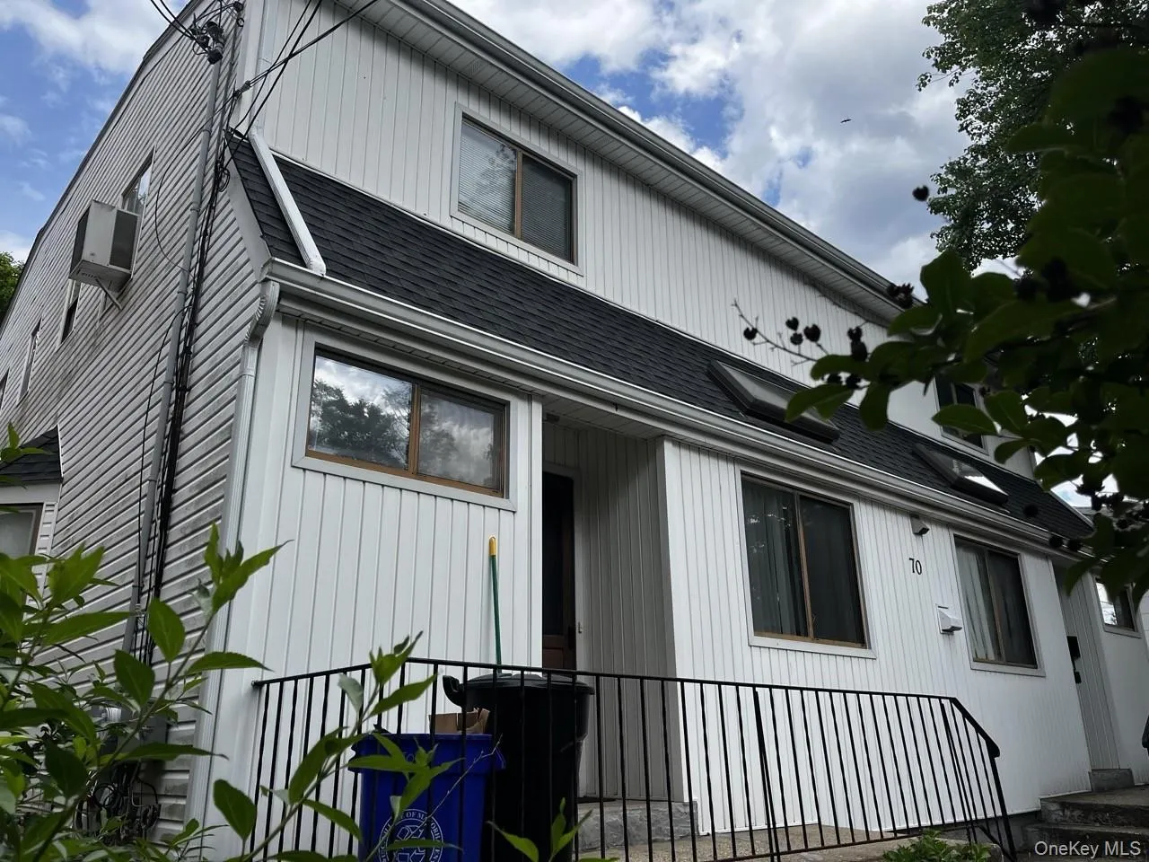 70 Hickory Road, North Hempstead, NY, 2 Bedrooms Bedrooms, 5 Rooms Rooms,3 BathroomsBathrooms,Residential Lease,For Rent,Hickory,0,998157 70 Hickory Road, North Hempstead, NY, 2 Bedrooms Bedrooms, 5 Rooms Rooms,3 BathroomsBathrooms,Residential Lease,For Rent,Hickory,0,998157