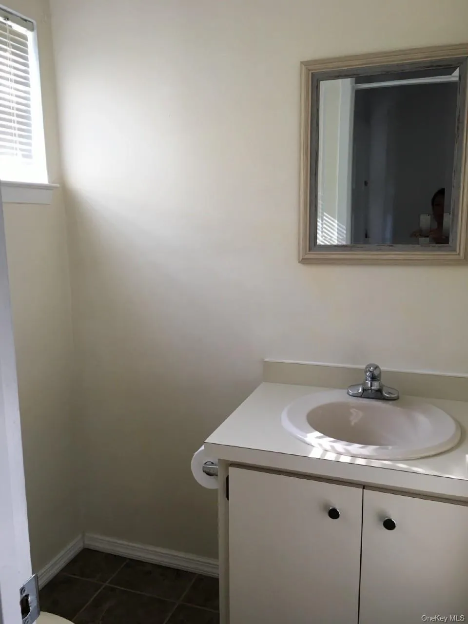 70 Hickory Road, North Hempstead, NY, 2 Bedrooms Bedrooms, 5 Rooms Rooms,3 BathroomsBathrooms,Residential Lease,For Rent,Hickory,0,998157 70 Hickory Road, North Hempstead, NY, 2 Bedrooms Bedrooms, 5 Rooms Rooms,3 BathroomsBathrooms,Residential Lease,For Rent,Hickory,0,998157