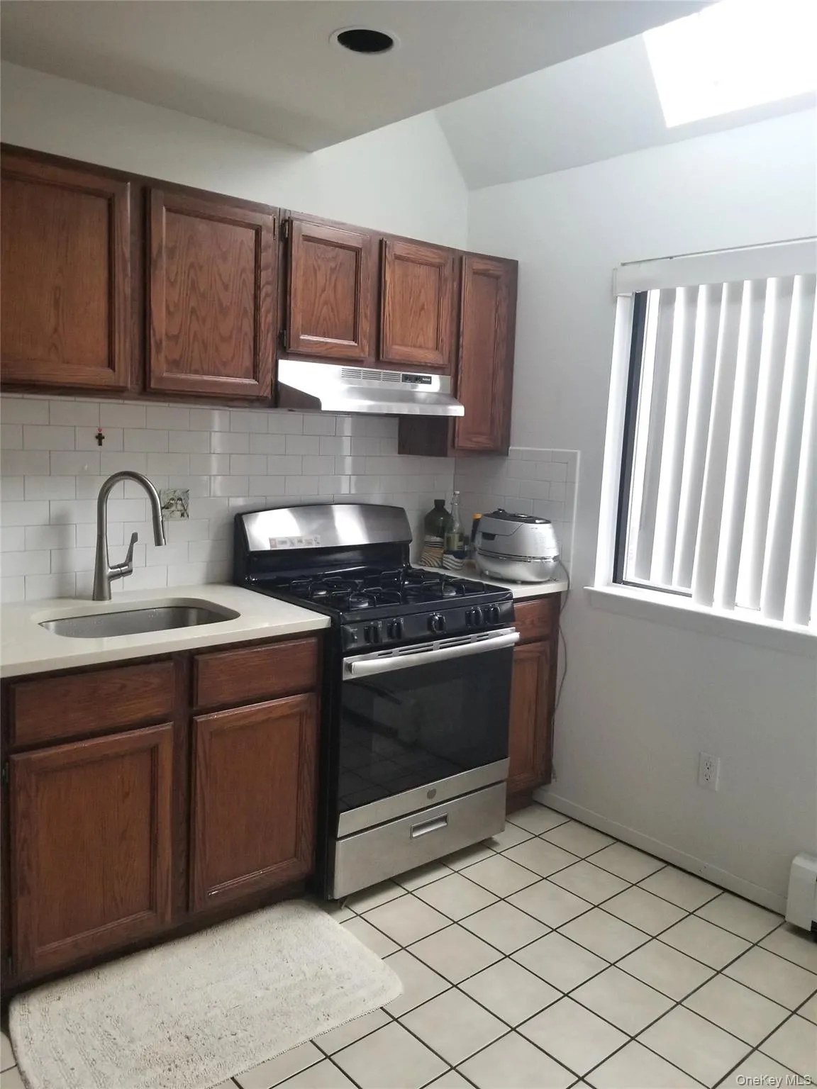 70 Hickory Road, North Hempstead, NY, 2 Bedrooms Bedrooms, 5 Rooms Rooms,3 BathroomsBathrooms,Residential Lease,For Rent,Hickory,0,998157 70 Hickory Road, North Hempstead, NY, 2 Bedrooms Bedrooms, 5 Rooms Rooms,3 BathroomsBathrooms,Residential Lease,For Rent,Hickory,0,998157