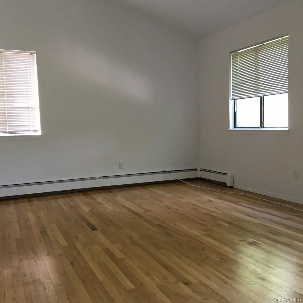 70 Hickory Road, North Hempstead, NY, 2 Bedrooms Bedrooms, 5 Rooms Rooms,3 BathroomsBathrooms,Residential Lease,For Rent,Hickory,0,998157 70 Hickory Road, North Hempstead, NY, 2 Bedrooms Bedrooms, 5 Rooms Rooms,3 BathroomsBathrooms,Residential Lease,For Rent,Hickory,0,998157