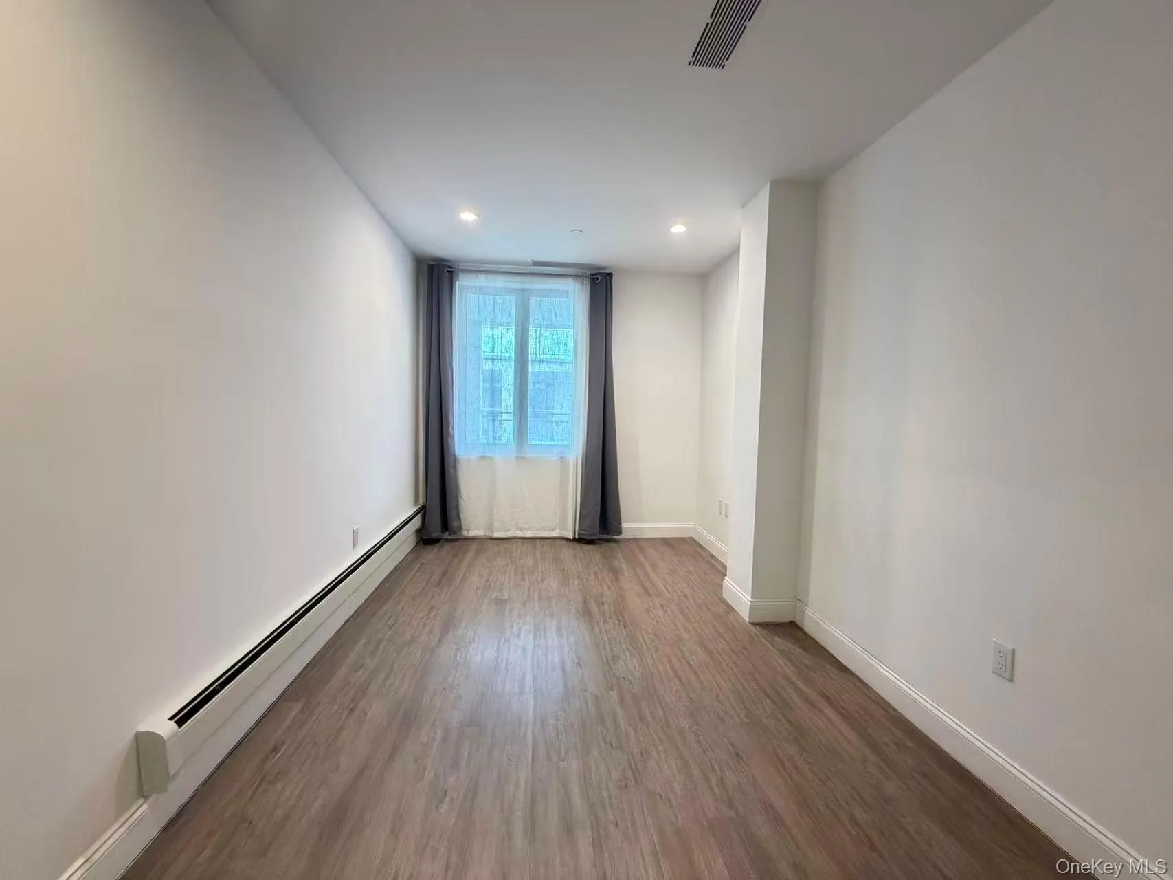 136-20 Booth Memorial Avenue, New York, NY, 1 Bedroom Bedrooms, 4 Rooms Rooms,1 BathroomBathrooms,Residential,For Rent,Booth Memorial,0,998162 136-20 Booth Memorial Avenue, New York, NY, 1 Bedroom Bedrooms, 4 Rooms Rooms,1 BathroomBathrooms,Residential,For Rent,Booth Memorial,0,998162