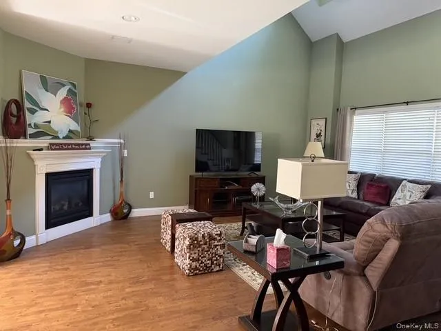 47 Stoneleigh Drive, Riverhead, NY, 2 Bedrooms Bedrooms, 4 Rooms Rooms,2 BathroomsBathrooms,Residential,For Rent,Stoneleigh,0,998166 47 Stoneleigh Drive, Riverhead, NY, 2 Bedrooms Bedrooms, 4 Rooms Rooms,2 BathroomsBathrooms,Residential,For Rent,Stoneleigh,0,998166