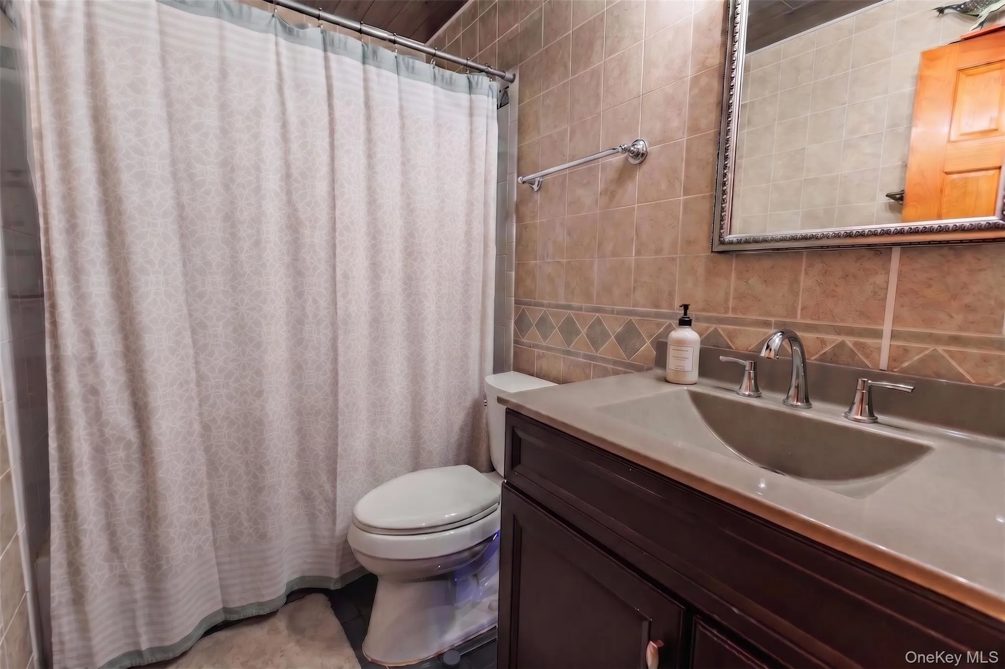 8 Loretta Court, Brookhaven, NY, 4 Bedrooms Bedrooms, 8 Rooms Rooms,2 BathroomsBathrooms,Residential,For Rent,Loretta,0,998168 8 Loretta Court, Brookhaven, NY, 4 Bedrooms Bedrooms, 8 Rooms Rooms,2 BathroomsBathrooms,Residential,For Rent,Loretta,0,998168
