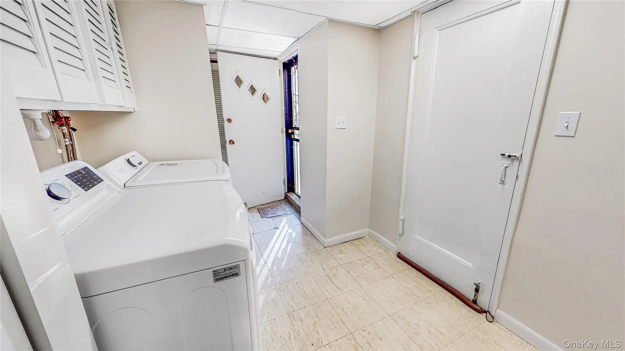 30-22 78th Street, New York, NY, 3 Bedrooms Bedrooms, 6 Rooms Rooms,2 BathroomsBathrooms,Residential,For Rent,78th,0,998174 30-22 78th Street, New York, NY, 3 Bedrooms Bedrooms, 6 Rooms Rooms,2 BathroomsBathrooms,Residential,For Rent,78th,0,998174