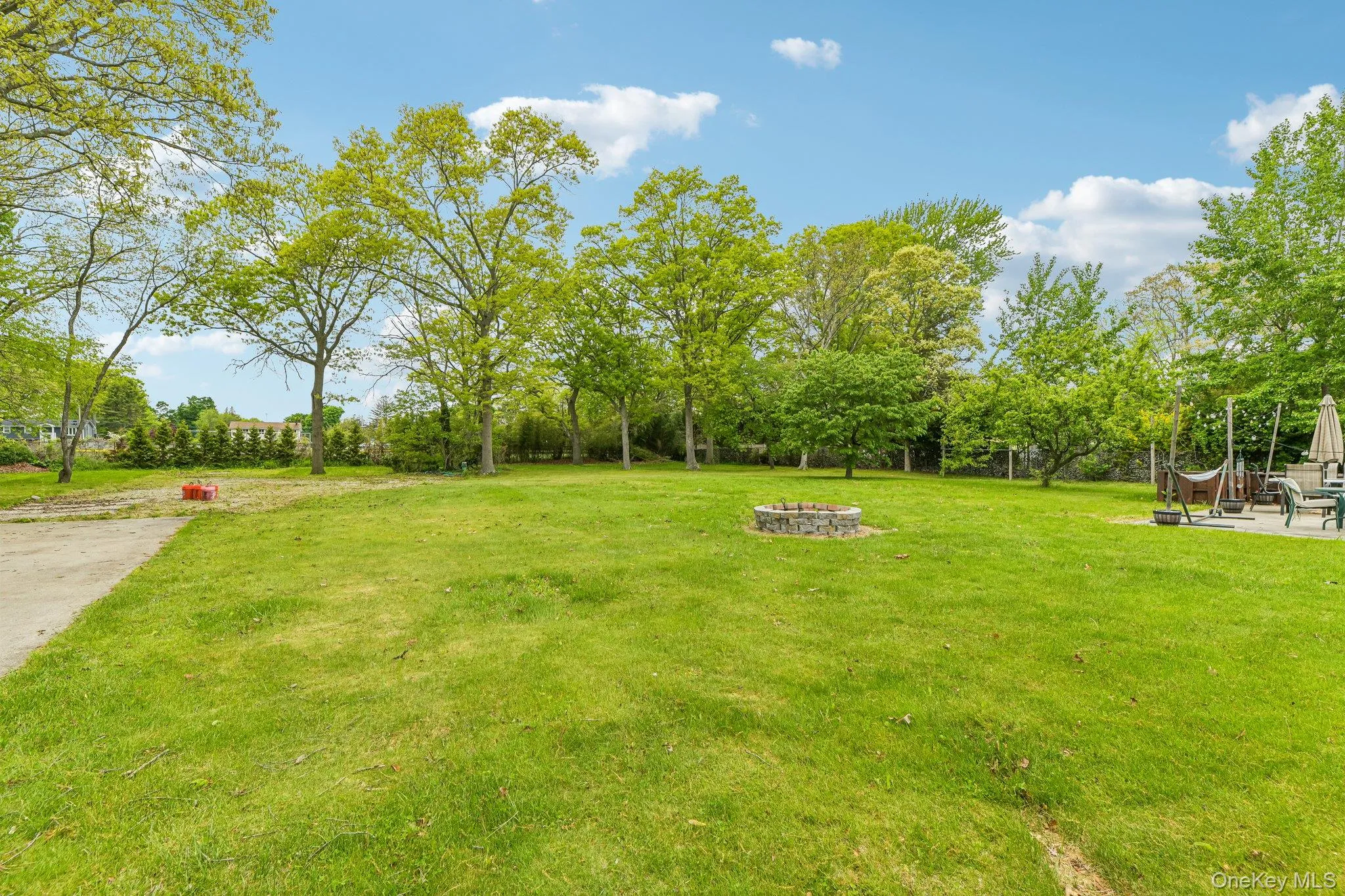 3/4 acre property backs up to Chicago Park 3/4 acre property backs up to Chicago Park