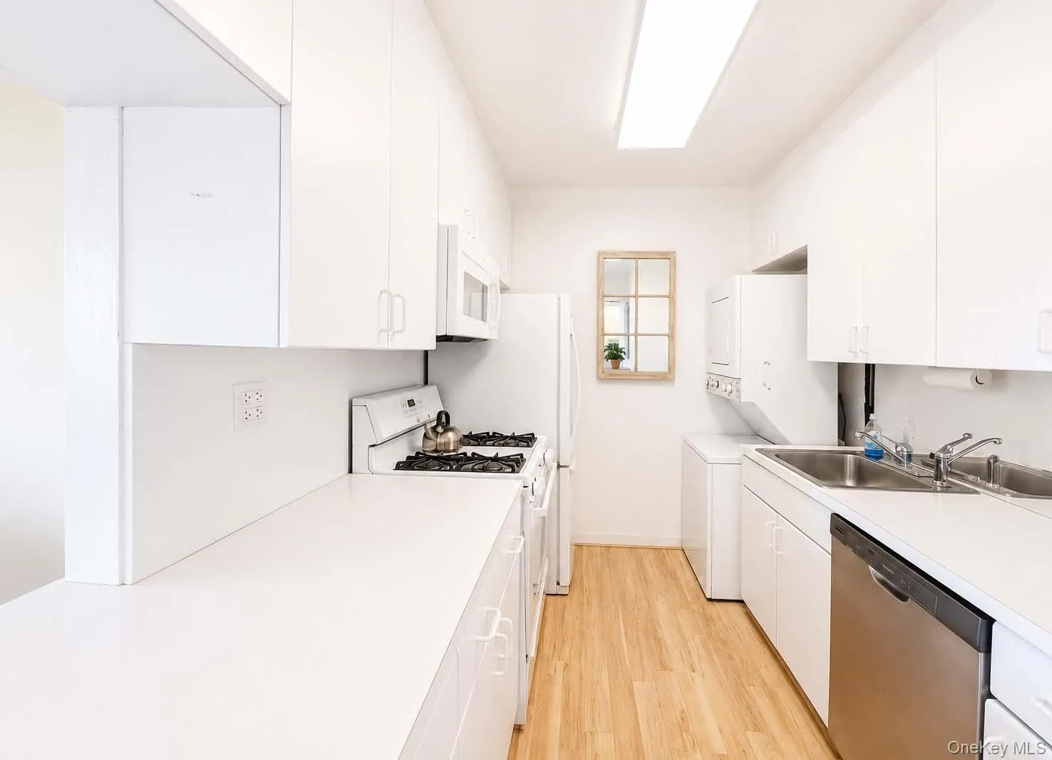 26910 Grand Central Parkway, New York, NY, 1 Bedroom Bedrooms, 3 Rooms Rooms,1 BathroomBathrooms,Residential Sale,For Rent,Grand Central,0,998180 26910 Grand Central Parkway, New York, NY, 1 Bedroom Bedrooms, 3 Rooms Rooms,1 BathroomBathrooms,Residential Sale,For Rent,Grand Central,0,998180