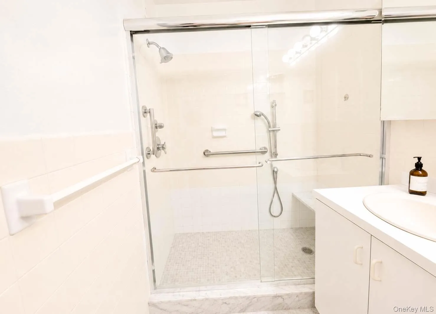 26910 Grand Central Parkway, New York, NY, 1 Bedroom Bedrooms, 3 Rooms Rooms,1 BathroomBathrooms,Residential Sale,For Rent,Grand Central,0,998180 26910 Grand Central Parkway, New York, NY, 1 Bedroom Bedrooms, 3 Rooms Rooms,1 BathroomBathrooms,Residential Sale,For Rent,Grand Central,0,998180