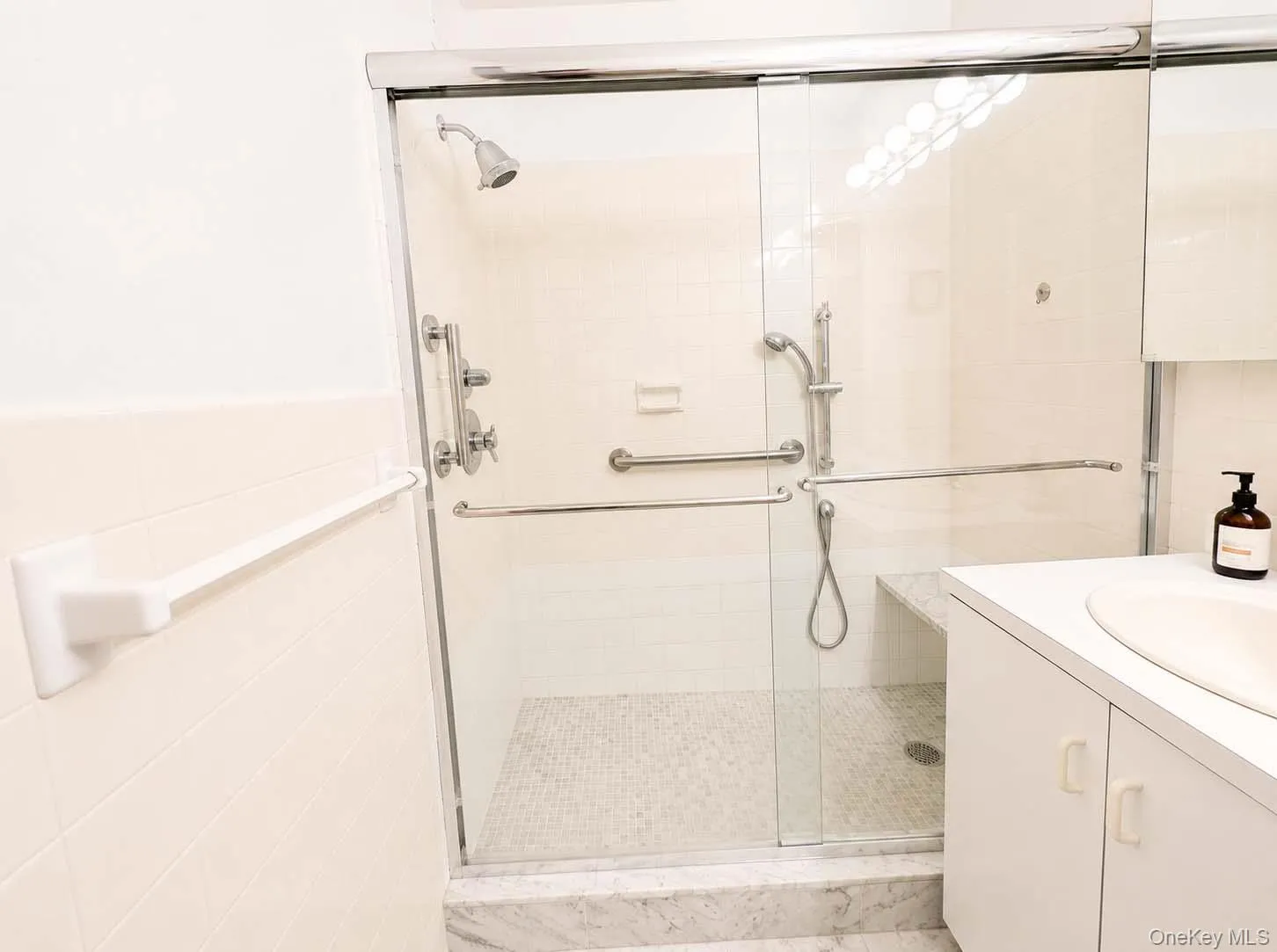 26910 Grand Central Parkway, New York, NY, 1 Bedroom Bedrooms, 3 Rooms Rooms,1 BathroomBathrooms,Residential Sale,For Rent,Grand Central,0,998180 26910 Grand Central Parkway, New York, NY, 1 Bedroom Bedrooms, 3 Rooms Rooms,1 BathroomBathrooms,Residential Sale,For Rent,Grand Central,0,998180
