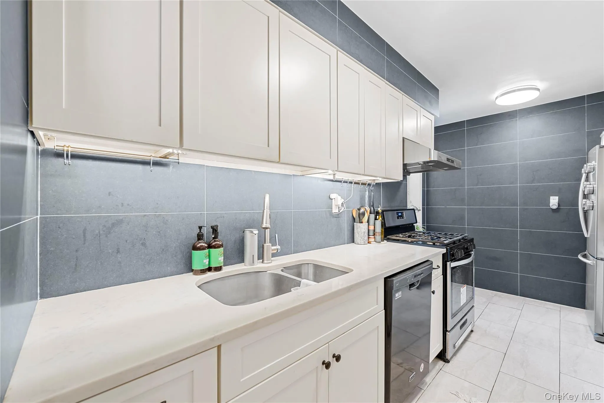 142-15 26th Avenue, New York, NY, 3 Bedrooms Bedrooms, 6 Rooms Rooms,1 BathroomBathrooms,Residential Sale,For Rent,26th,0,998191 142-15 26th Avenue, New York, NY, 3 Bedrooms Bedrooms, 6 Rooms Rooms,1 BathroomBathrooms,Residential Sale,For Rent,26th,0,998191