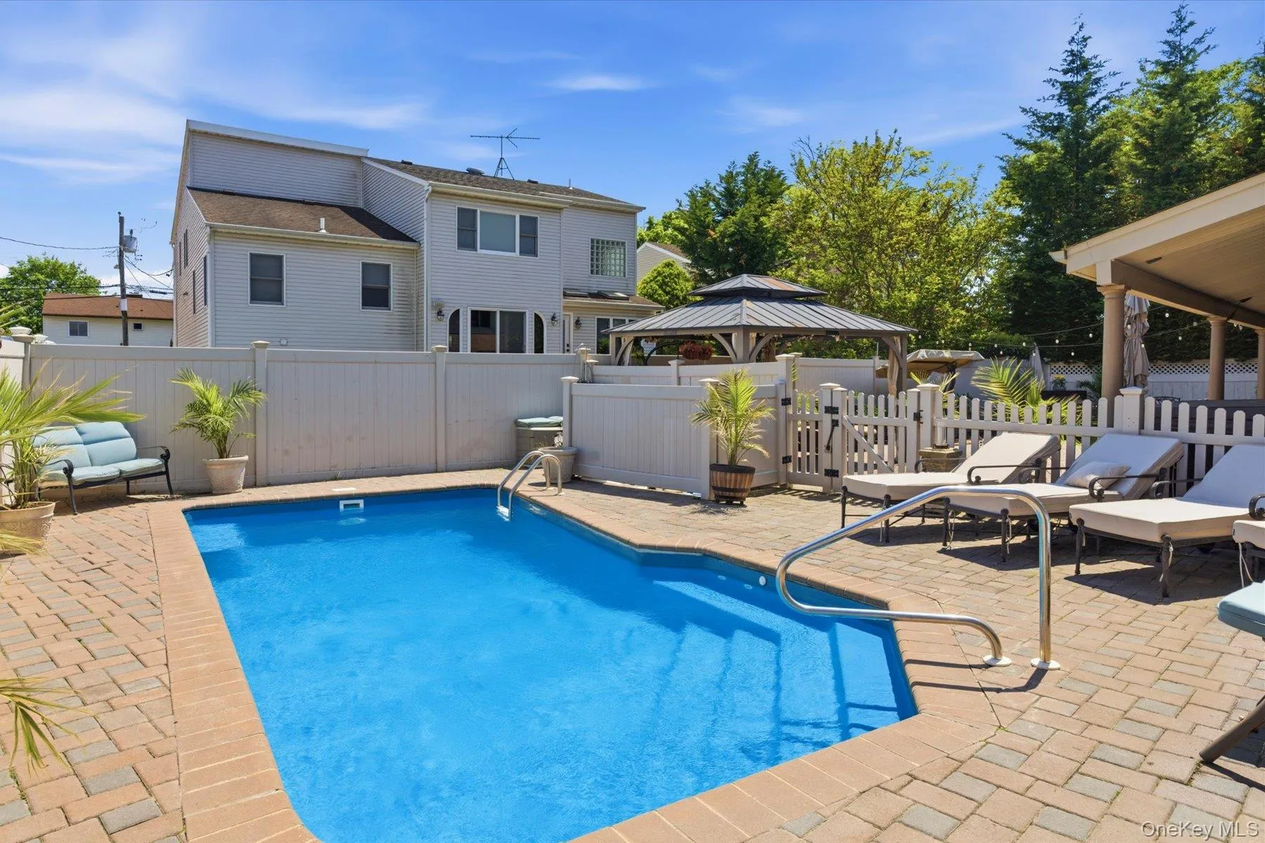 9 Avenue C, Hempstead, NY, 5 Bedrooms Bedrooms, 9 Rooms Rooms,5 BathroomsBathrooms,Residential,For Rent,Avenue C,0,998193 9 Avenue C, Hempstead, NY, 5 Bedrooms Bedrooms, 9 Rooms Rooms,5 BathroomsBathrooms,Residential,For Rent,Avenue C,0,998193