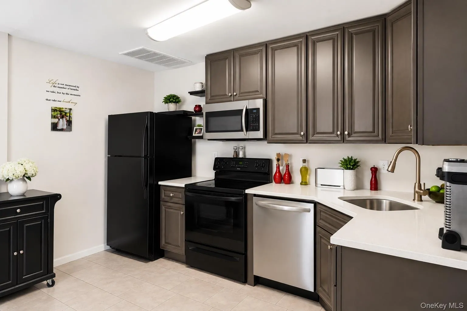 9 Avenue C, Hempstead, NY, 5 Bedrooms Bedrooms, 9 Rooms Rooms,5 BathroomsBathrooms,Residential,For Rent,Avenue C,0,998193 9 Avenue C, Hempstead, NY, 5 Bedrooms Bedrooms, 9 Rooms Rooms,5 BathroomsBathrooms,Residential,For Rent,Avenue C,0,998193