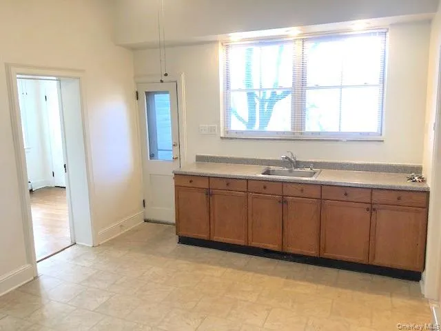 24 Vassar Street, Poughkeepsie, NY, 2 Bedrooms Bedrooms, 6 Rooms Rooms,1 BathroomBathrooms,Residential Lease,For Rent,Vassar,0,998194 24 Vassar Street, Poughkeepsie, NY, 2 Bedrooms Bedrooms, 6 Rooms Rooms,1 BathroomBathrooms,Residential Lease,For Rent,Vassar,0,998194