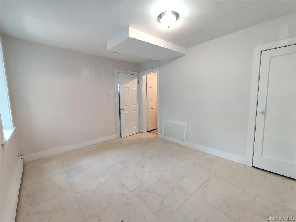 20 Noxon Street, Poughkeepsie, NY, 1 Bedroom Bedrooms, 4 Rooms Rooms,1 BathroomBathrooms,Residential Lease,For Rent,Noxon,0,998196 20 Noxon Street, Poughkeepsie, NY, 1 Bedroom Bedrooms, 4 Rooms Rooms,1 BathroomBathrooms,Residential Lease,For Rent,Noxon,0,998196