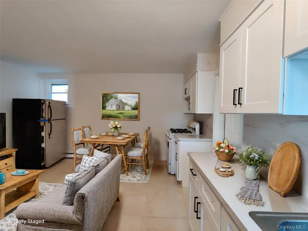 20 Noxon Street, Poughkeepsie, NY, 1 Bedroom Bedrooms, 4 Rooms Rooms,1 BathroomBathrooms,Residential Lease,For Rent,Noxon,0,998196 20 Noxon Street, Poughkeepsie, NY, 1 Bedroom Bedrooms, 4 Rooms Rooms,1 BathroomBathrooms,Residential Lease,For Rent,Noxon,0,998196