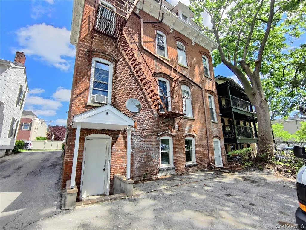 20 Noxon Street, Poughkeepsie, NY, 1 Bedroom Bedrooms, 4 Rooms Rooms,1 BathroomBathrooms,Residential Lease,For Rent,Noxon,0,998196 20 Noxon Street, Poughkeepsie, NY, 1 Bedroom Bedrooms, 4 Rooms Rooms,1 BathroomBathrooms,Residential Lease,For Rent,Noxon,0,998196