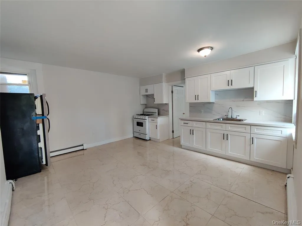 20 Noxon Street, Poughkeepsie, NY, 1 Bedroom Bedrooms, 4 Rooms Rooms,1 BathroomBathrooms,Residential Lease,For Rent,Noxon,0,998196 20 Noxon Street, Poughkeepsie, NY, 1 Bedroom Bedrooms, 4 Rooms Rooms,1 BathroomBathrooms,Residential Lease,For Rent,Noxon,0,998196