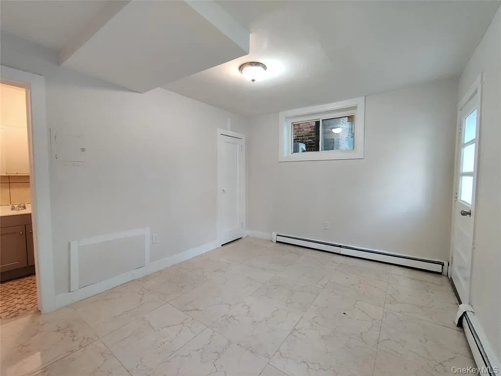 20 Noxon Street, Poughkeepsie, NY, 1 Bedroom Bedrooms, 4 Rooms Rooms,1 BathroomBathrooms,Residential Lease,For Rent,Noxon,0,998196 20 Noxon Street, Poughkeepsie, NY, 1 Bedroom Bedrooms, 4 Rooms Rooms,1 BathroomBathrooms,Residential Lease,For Rent,Noxon,0,998196