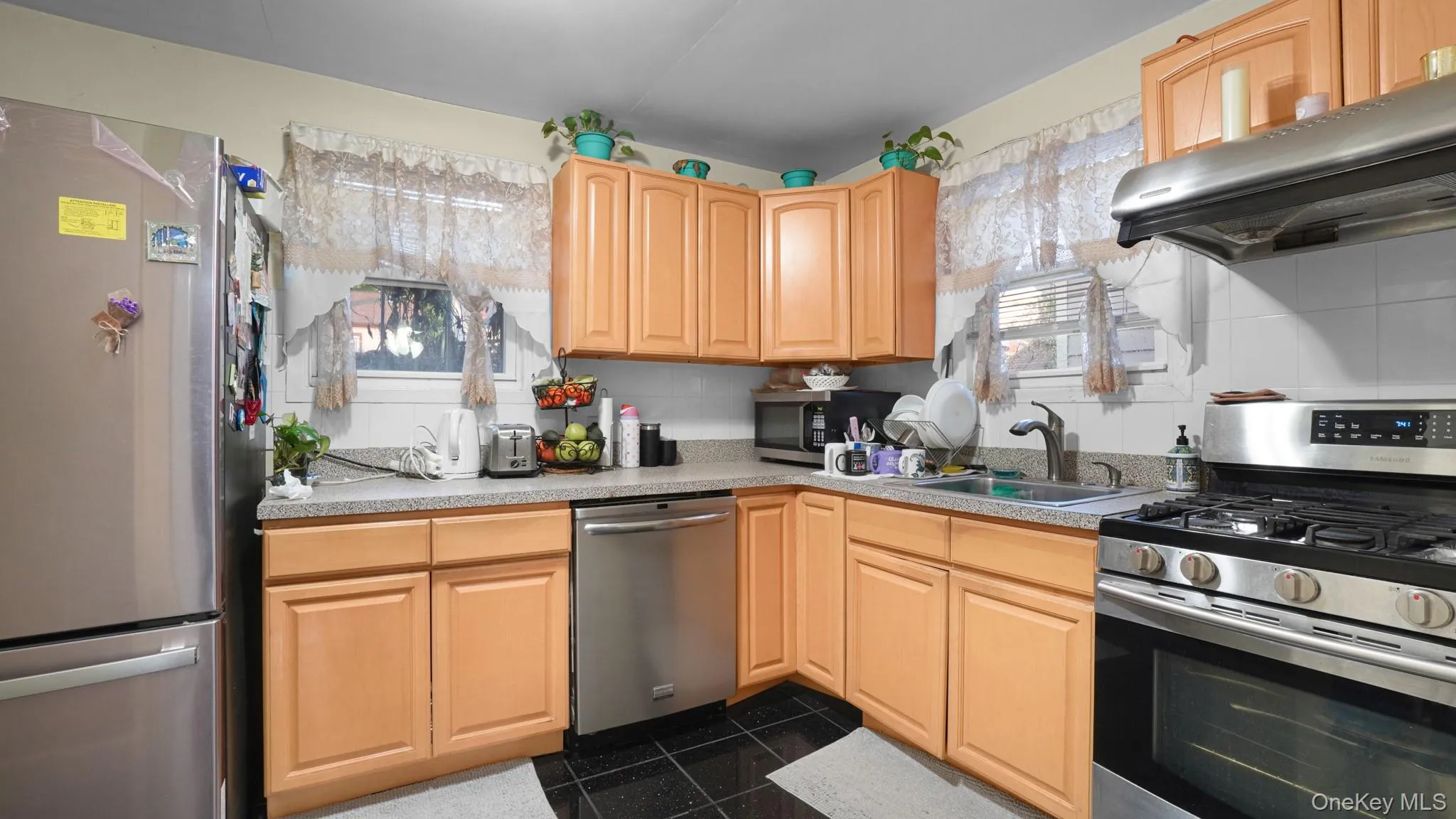 9023 207th Street, New York, NY, 3 Bedrooms Bedrooms, 12 Rooms Rooms,2 BathroomsBathrooms,Residential,For Rent,207th,0,998213 9023 207th Street, New York, NY, 3 Bedrooms Bedrooms, 12 Rooms Rooms,2 BathroomsBathrooms,Residential,For Rent,207th,0,998213