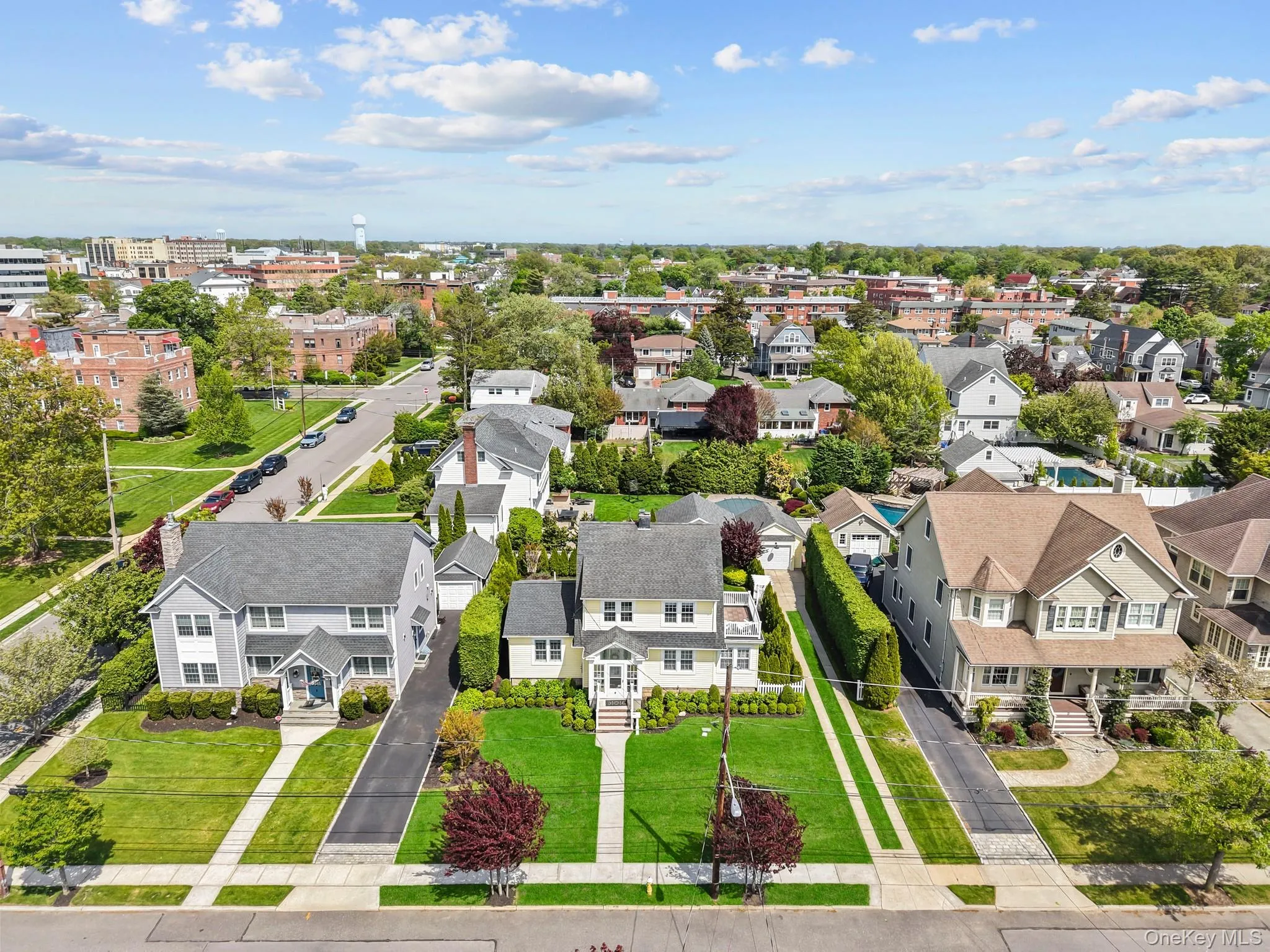 9 Hendrickson Avenue, Hempstead, NY, 5 Bedrooms Bedrooms, 8 Rooms Rooms,2 BathroomsBathrooms,Residential,For Rent,Hendrickson,0,998214 9 Hendrickson Avenue, Hempstead, NY, 5 Bedrooms Bedrooms, 8 Rooms Rooms,2 BathroomsBathrooms,Residential,For Rent,Hendrickson,0,998214
