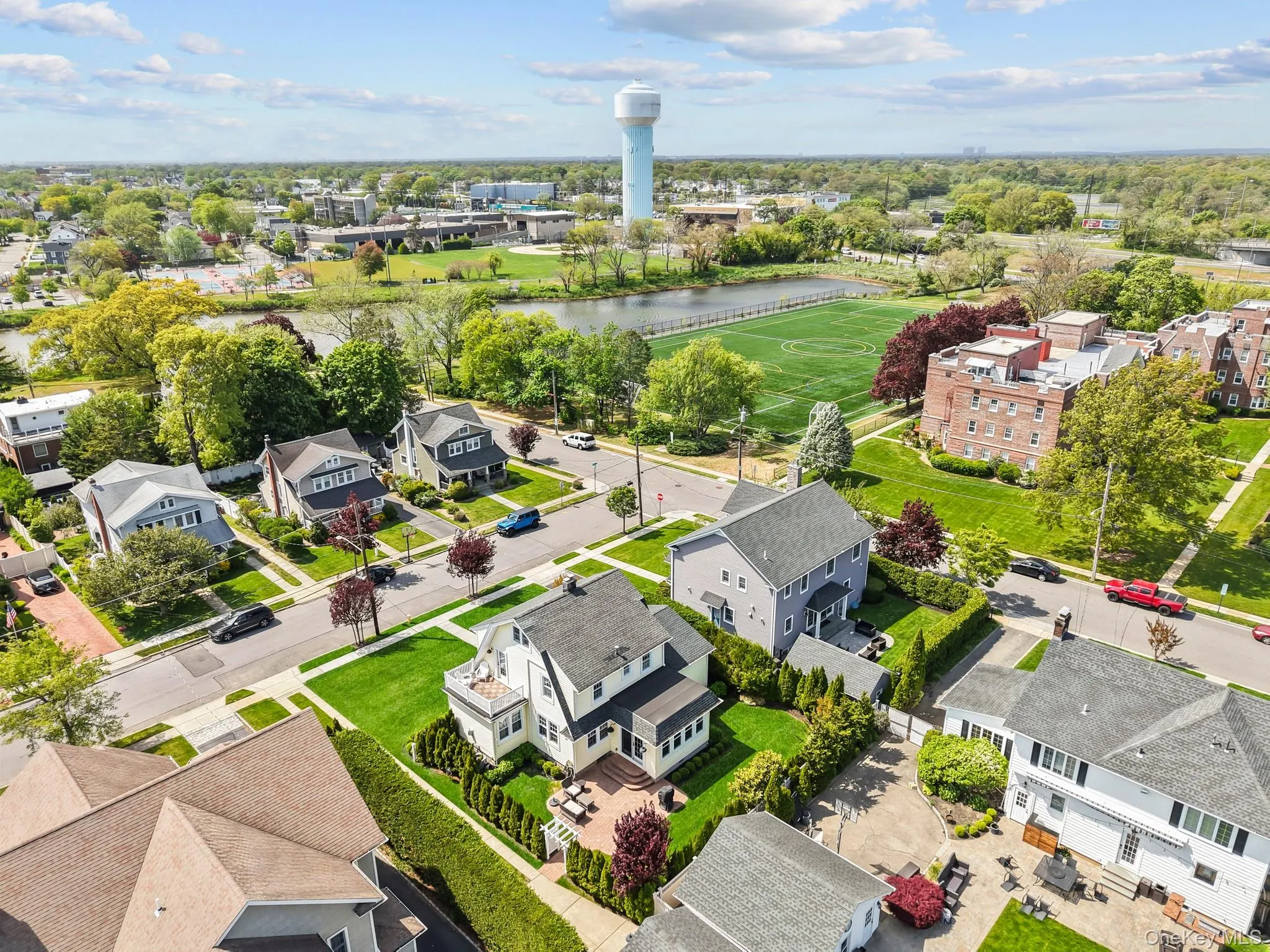9 Hendrickson Avenue, Hempstead, NY, 5 Bedrooms Bedrooms, 8 Rooms Rooms,2 BathroomsBathrooms,Residential,For Rent,Hendrickson,0,998214 9 Hendrickson Avenue, Hempstead, NY, 5 Bedrooms Bedrooms, 8 Rooms Rooms,2 BathroomsBathrooms,Residential,For Rent,Hendrickson,0,998214