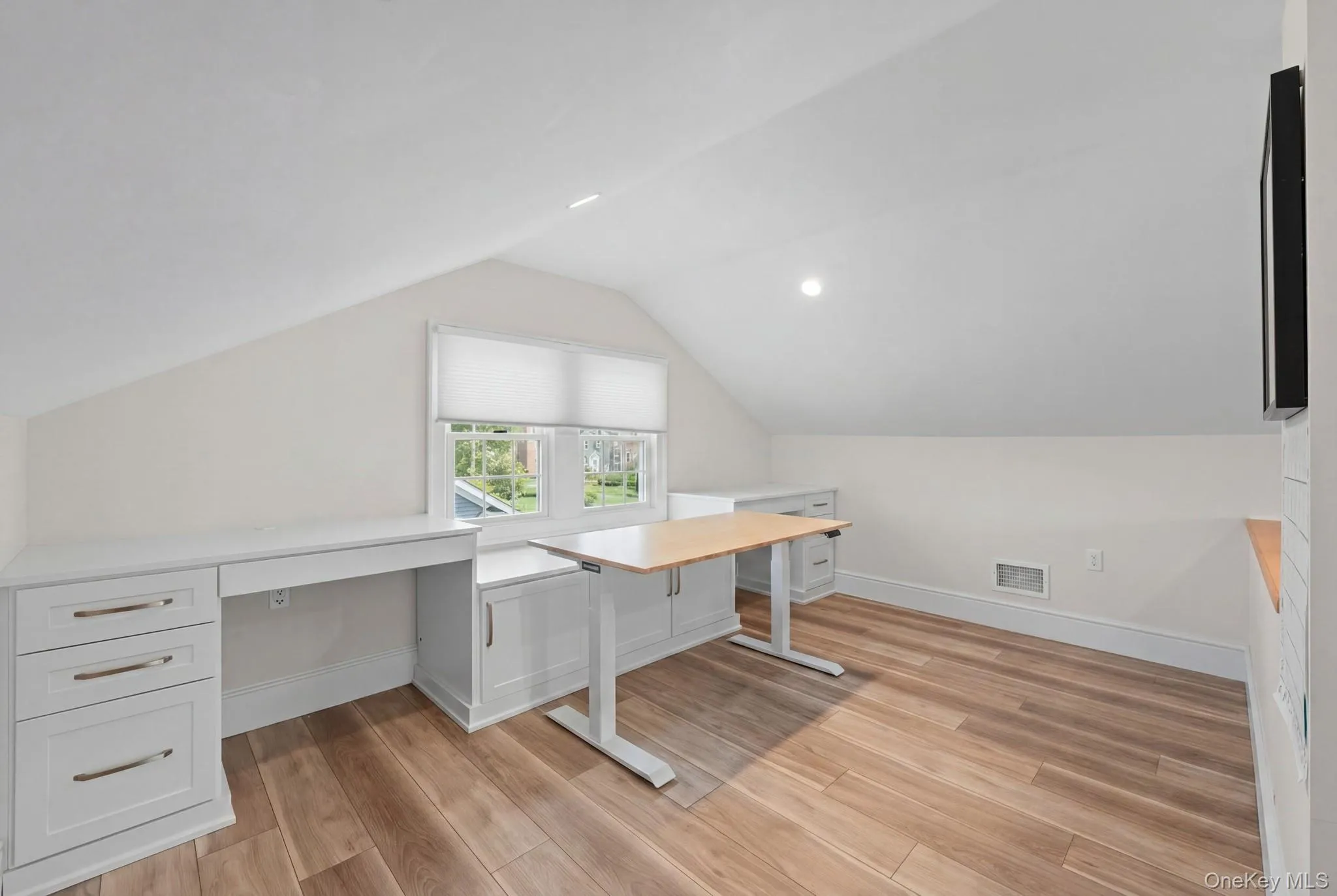 Finished Attic/Office Finished Attic/Office