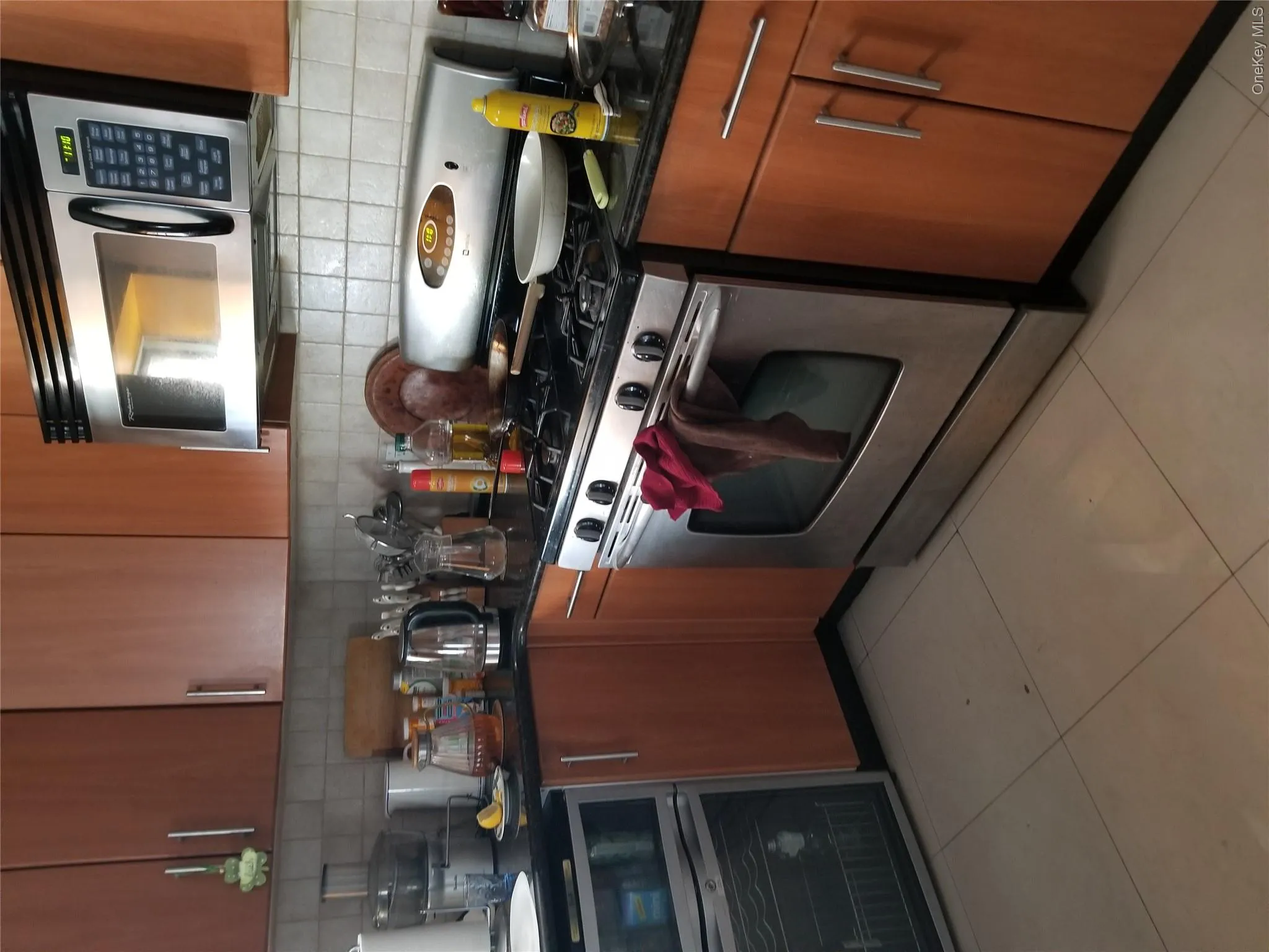 2012 Jerome Avenue, New York, NY, 3 Bedrooms Bedrooms, 7 Rooms Rooms,2 BathroomsBathrooms,Residential Sale,For Rent,Jerome,0,998215 2012 Jerome Avenue, New York, NY, 3 Bedrooms Bedrooms, 7 Rooms Rooms,2 BathroomsBathrooms,Residential Sale,For Rent,Jerome,0,998215