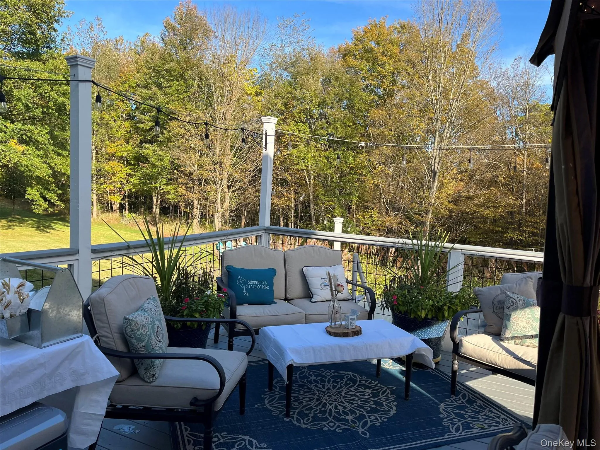 2 Level Deck for Enjoying the Sunshine! 2 Level Deck for Enjoying the Sunshine!