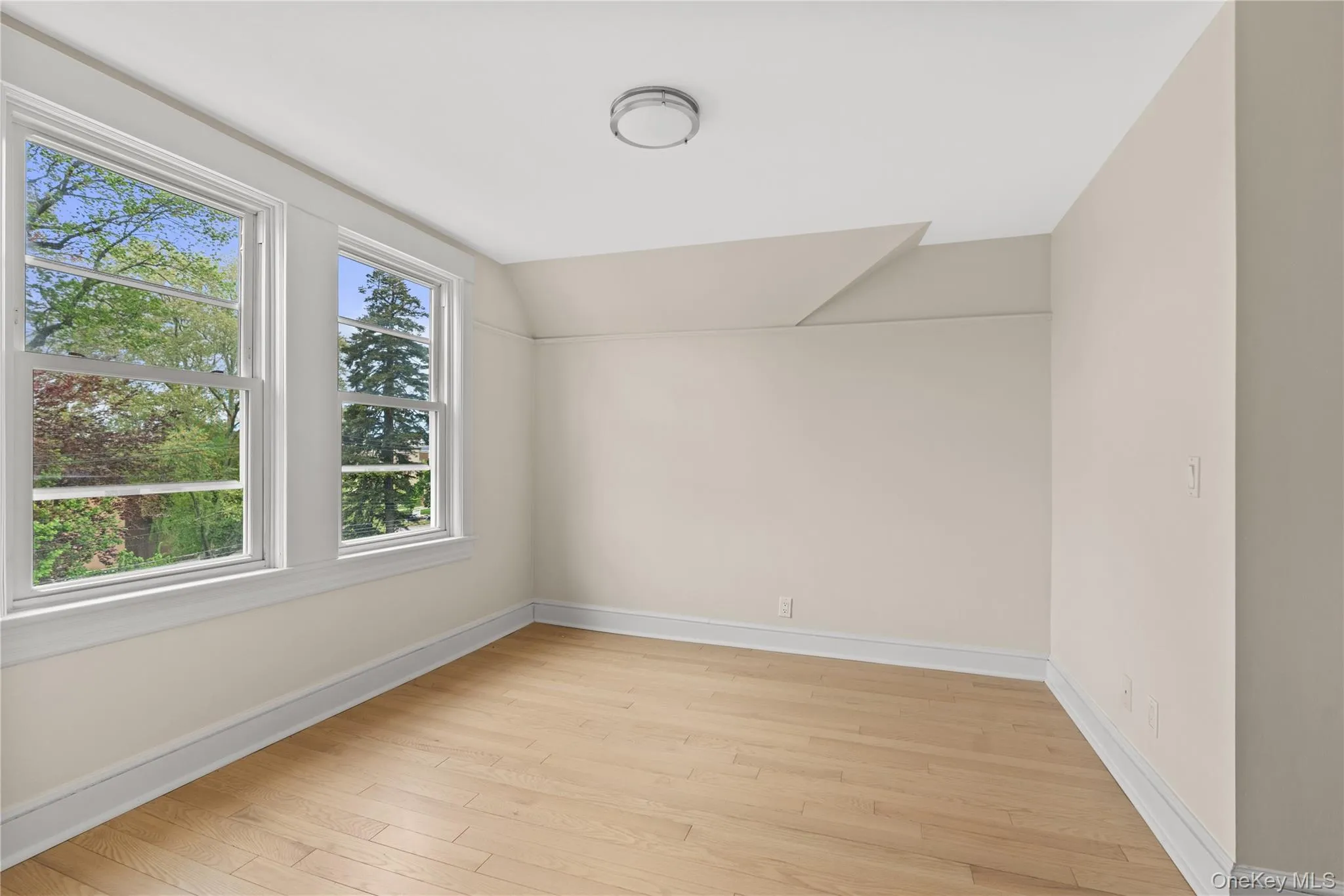 102 Broadway, Greenburgh, NY, 2 Bedrooms Bedrooms, 5 Rooms Rooms,1 BathroomBathrooms,Residential Lease,For Rent,Broadway,0,998225 102 Broadway, Greenburgh, NY, 2 Bedrooms Bedrooms, 5 Rooms Rooms,1 BathroomBathrooms,Residential Lease,For Rent,Broadway,0,998225