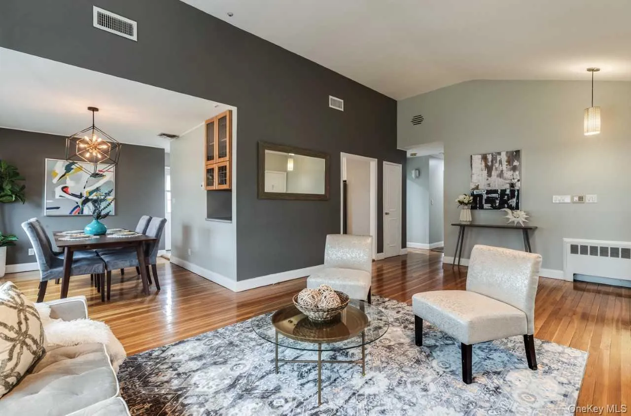 18 Shelter Hill Road, Oyster Bay, NY, 3 Bedrooms Bedrooms, 7 Rooms Rooms,2 BathroomsBathrooms,Residential Lease,For Rent,Shelter Hill,0,998228 18 Shelter Hill Road, Oyster Bay, NY, 3 Bedrooms Bedrooms, 7 Rooms Rooms,2 BathroomsBathrooms,Residential Lease,For Rent,Shelter Hill,0,998228