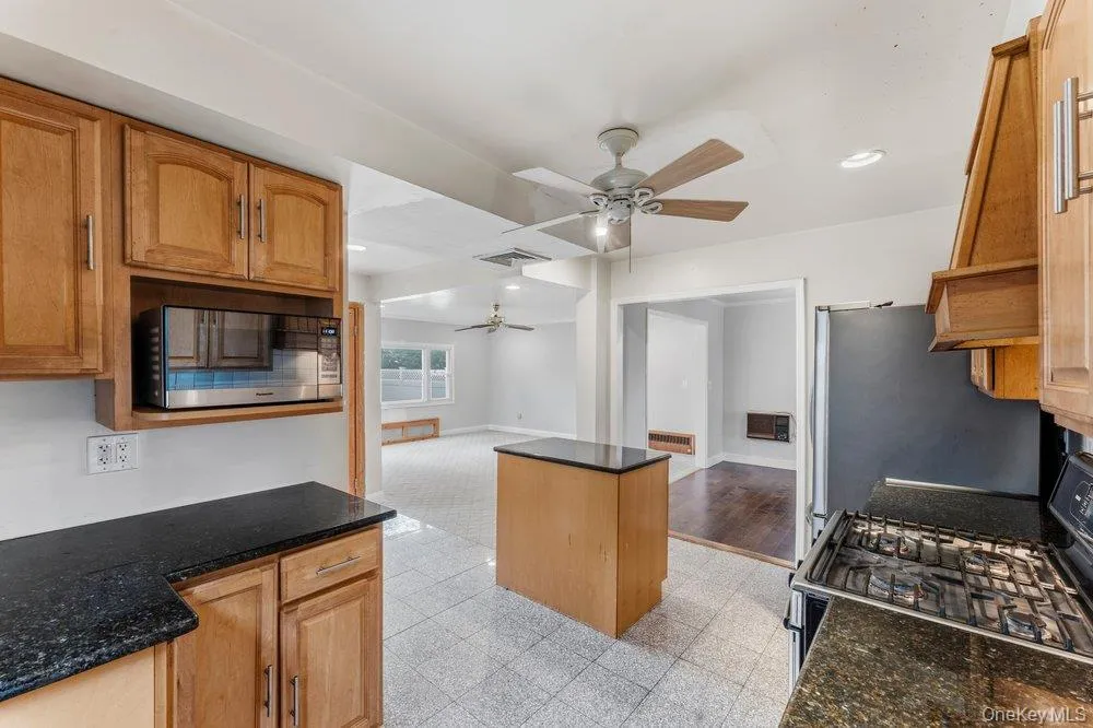 99 Norwood Avenue, Hempstead, NY, 4 Bedrooms Bedrooms, 7 Rooms Rooms,2 BathroomsBathrooms,Residential,For Rent,Norwood,0,998230 99 Norwood Avenue, Hempstead, NY, 4 Bedrooms Bedrooms, 7 Rooms Rooms,2 BathroomsBathrooms,Residential,For Rent,Norwood,0,998230