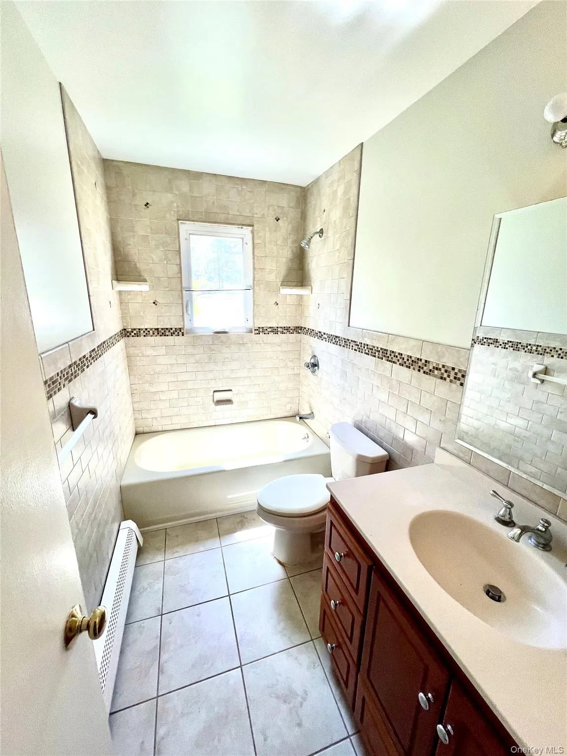 1 Heritage Drive, Woodbury, NY, 1 Bedroom Bedrooms, 5 Rooms Rooms,1 BathroomBathrooms,Residential Lease,For Rent,Heritage,0,998232 1 Heritage Drive, Woodbury, NY, 1 Bedroom Bedrooms, 5 Rooms Rooms,1 BathroomBathrooms,Residential Lease,For Rent,Heritage,0,998232